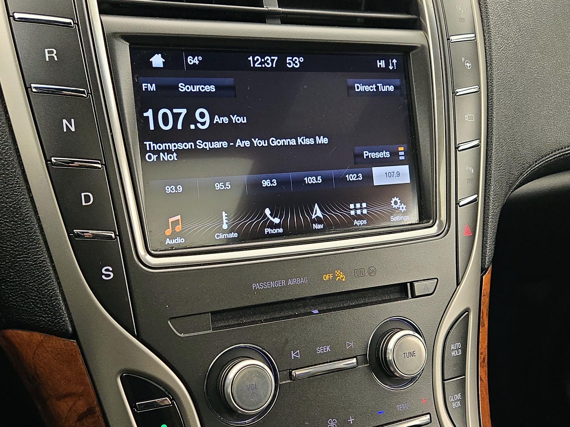 Thumbnail: 2019 Lincoln Nautilus - 16