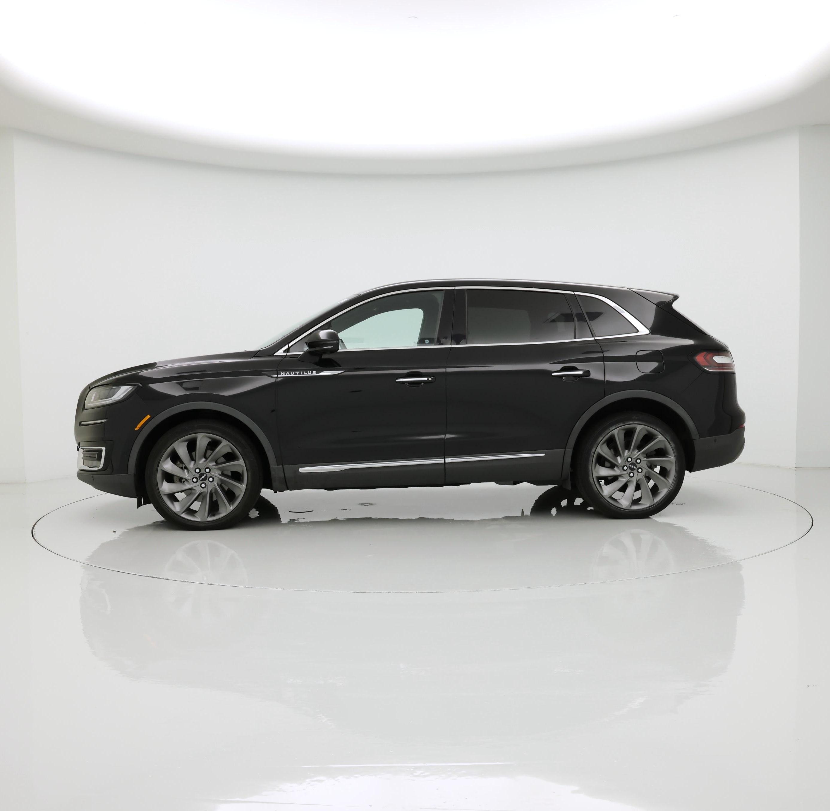 Thumbnail: 2019 Lincoln Nautilus - 3