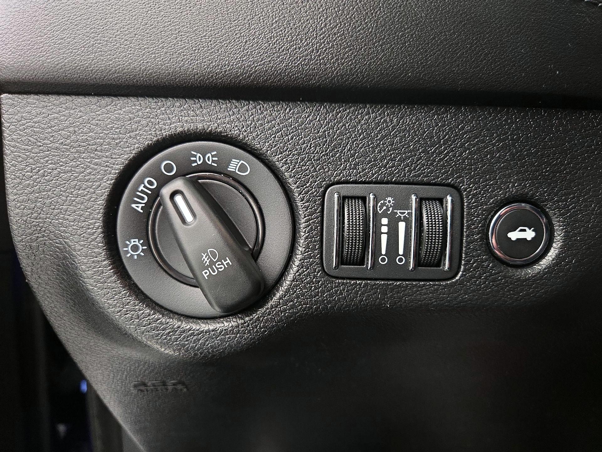 Thumbnail: 2019 Dodge Charger - 13