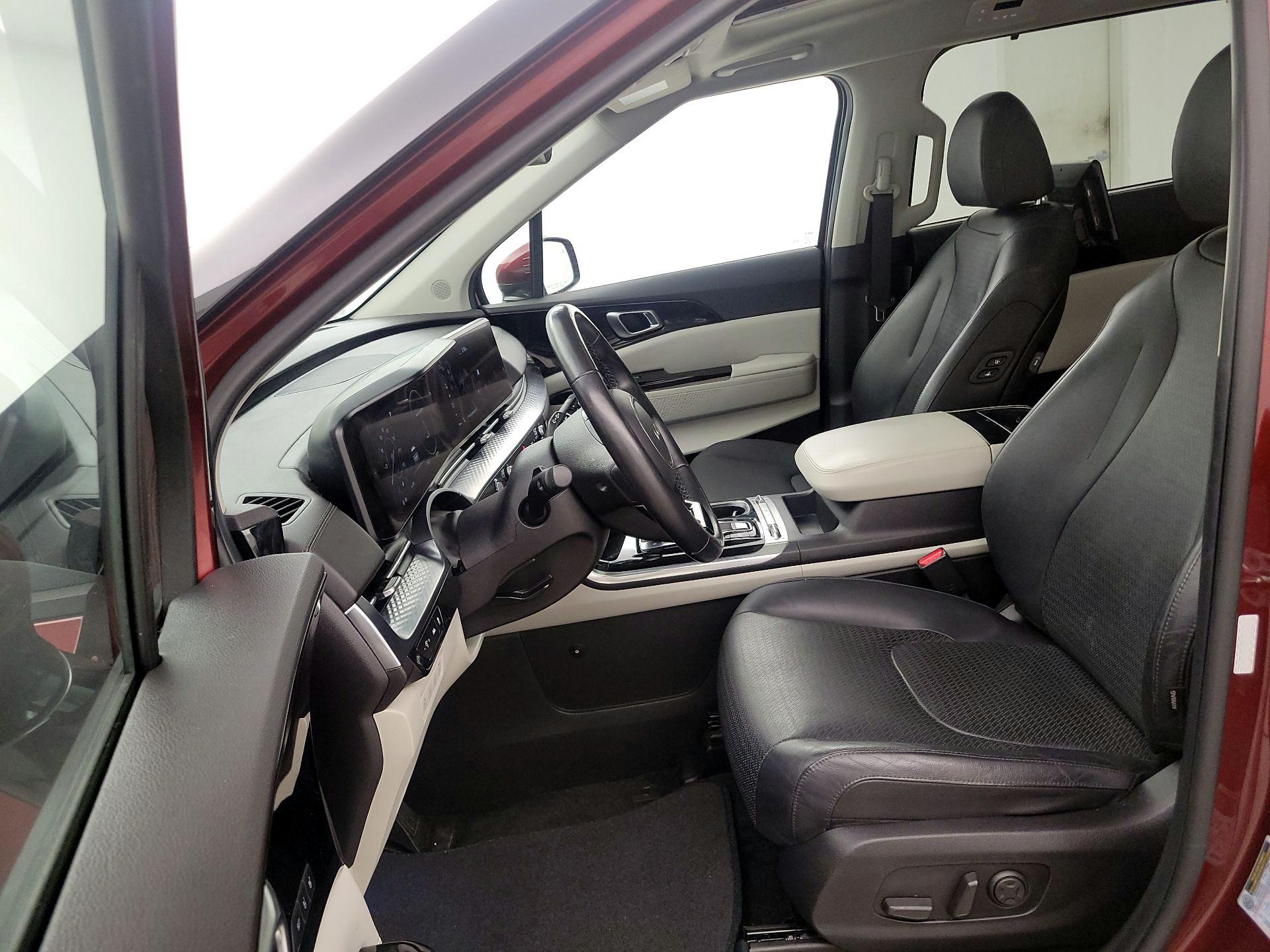 Thumbnail: 2022 Kia Carnival - 11