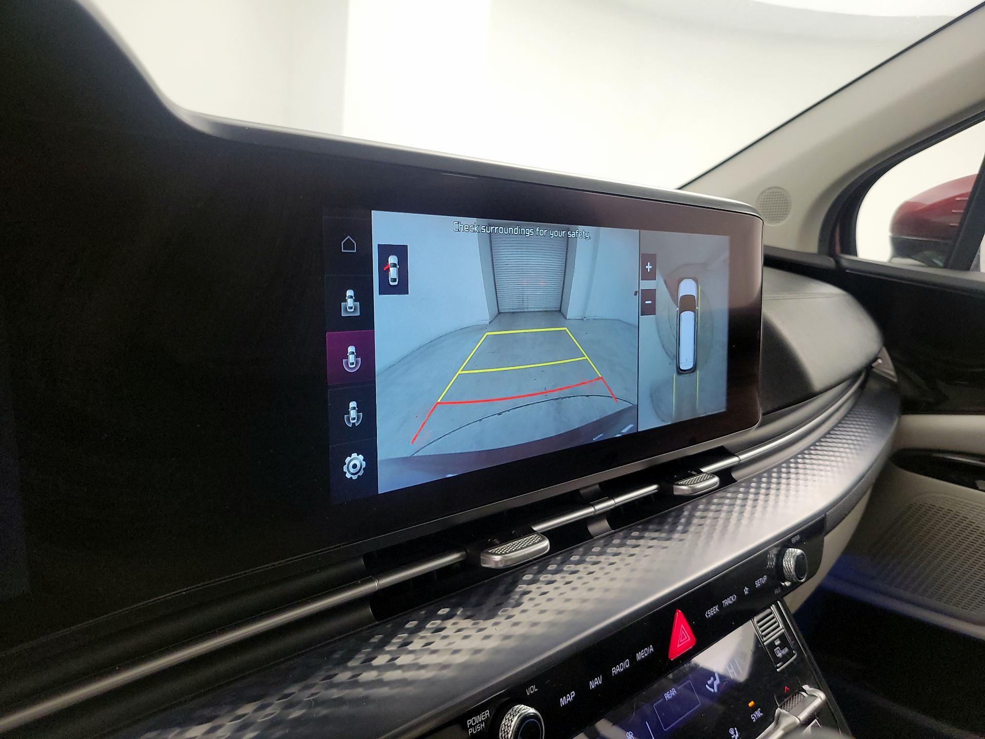 Thumbnail: 2022 Kia Carnival - 15