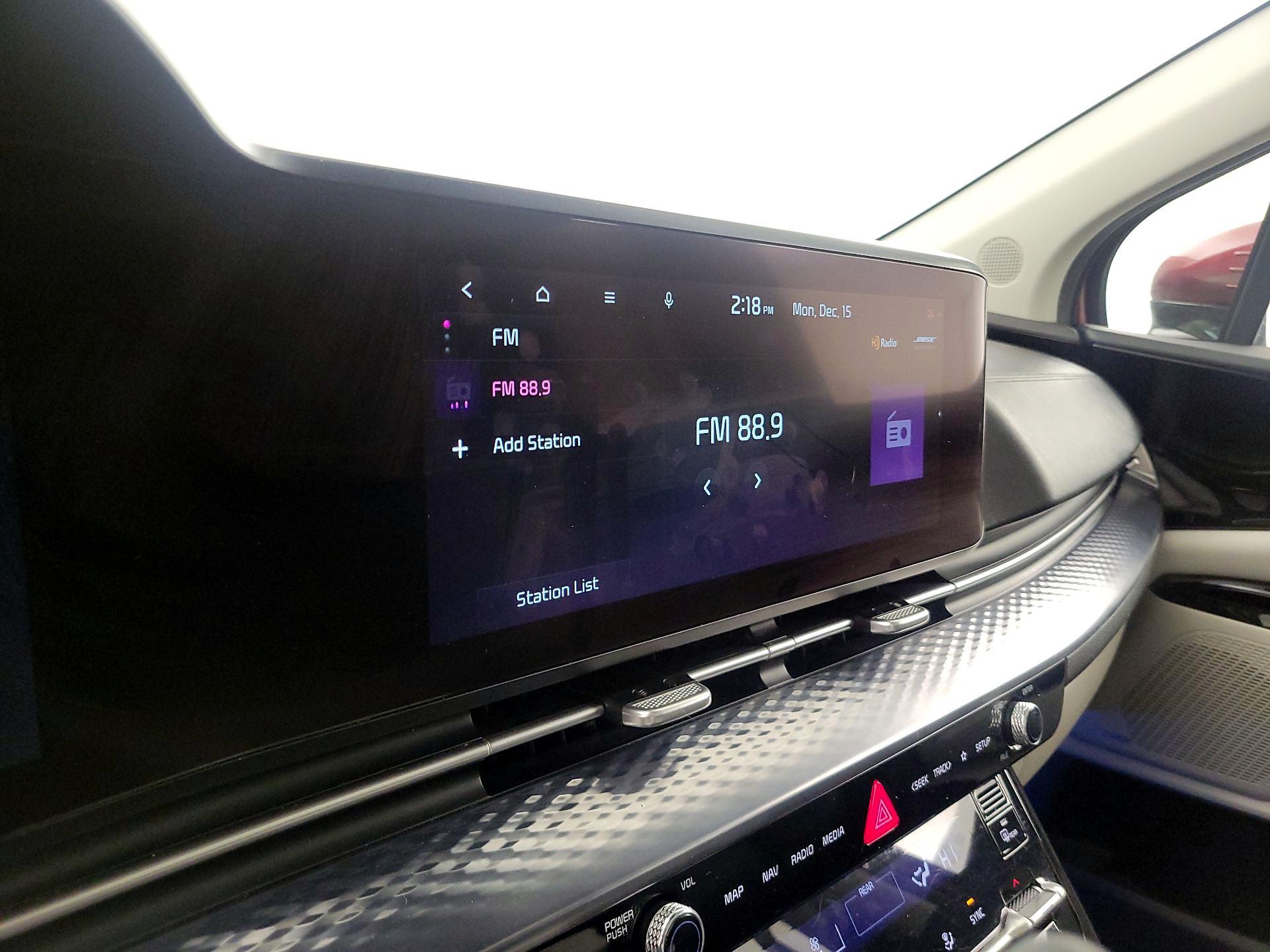 Thumbnail: 2022 Kia Carnival - 16