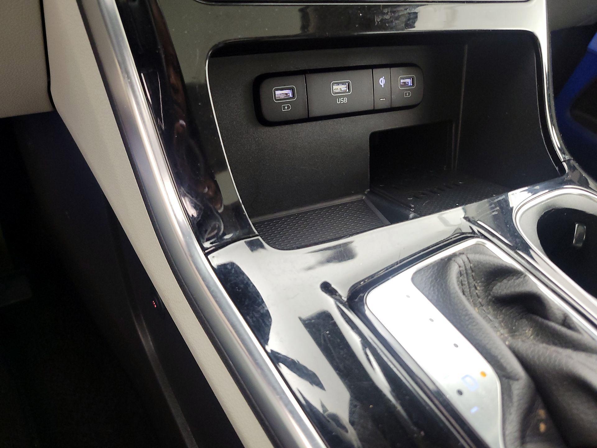 Thumbnail: 2022 Kia Carnival - 19