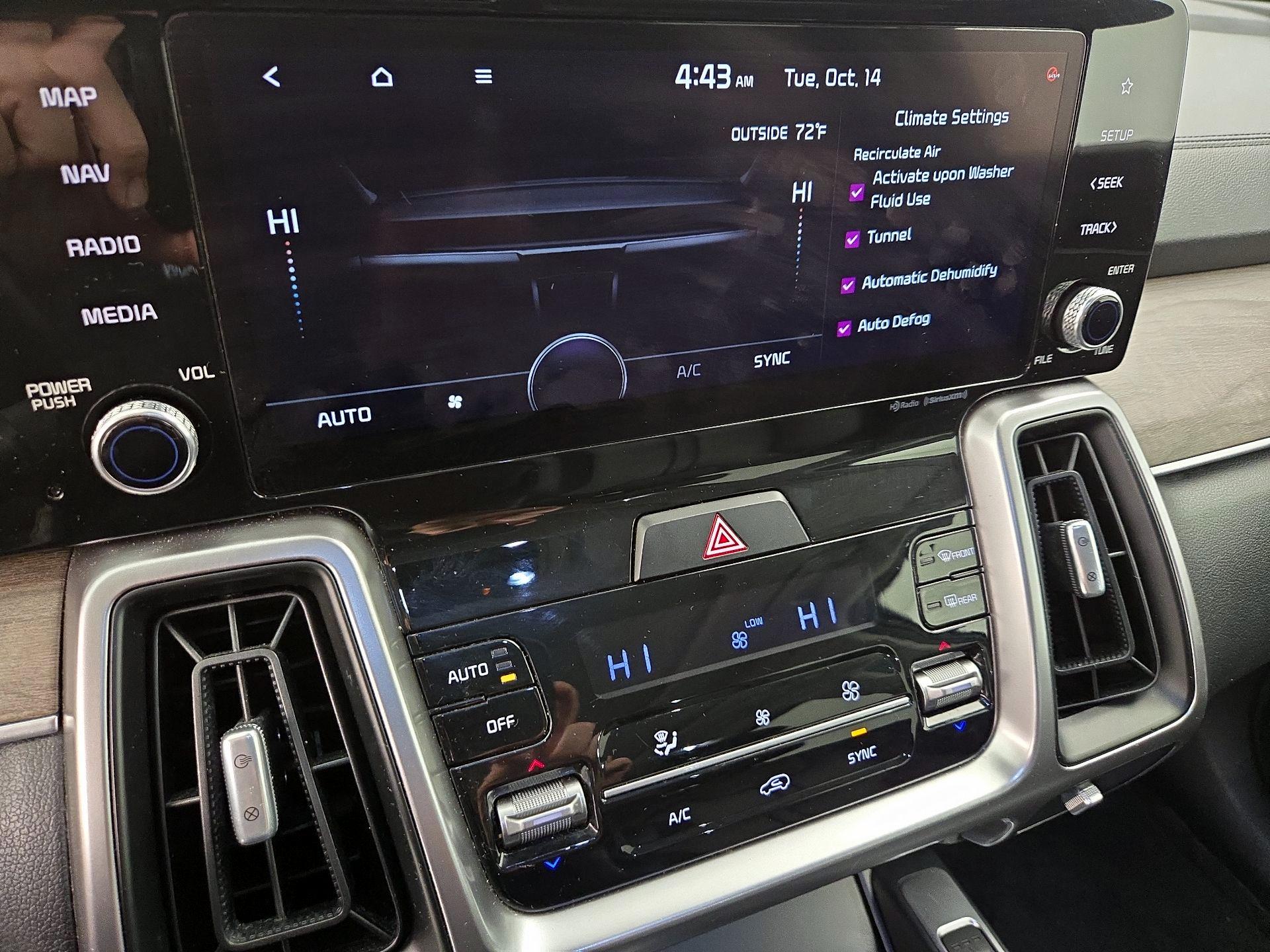 Thumbnail: 2022 Kia Sorento - 17