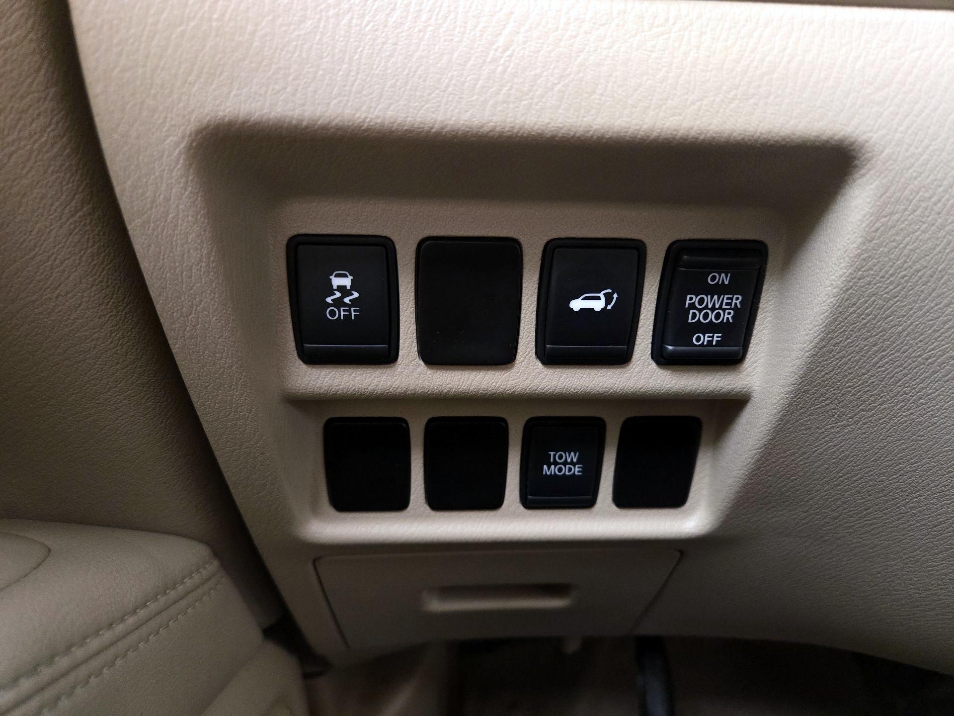 Thumbnail: 2014 Nissan Pathfinder - 13