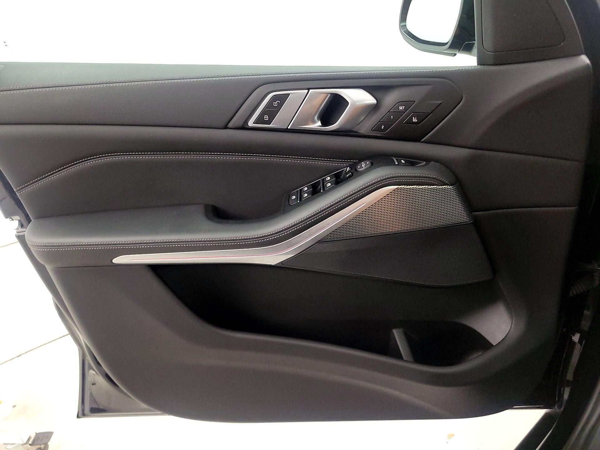 Thumbnail: 2022 BMW X5 - 12