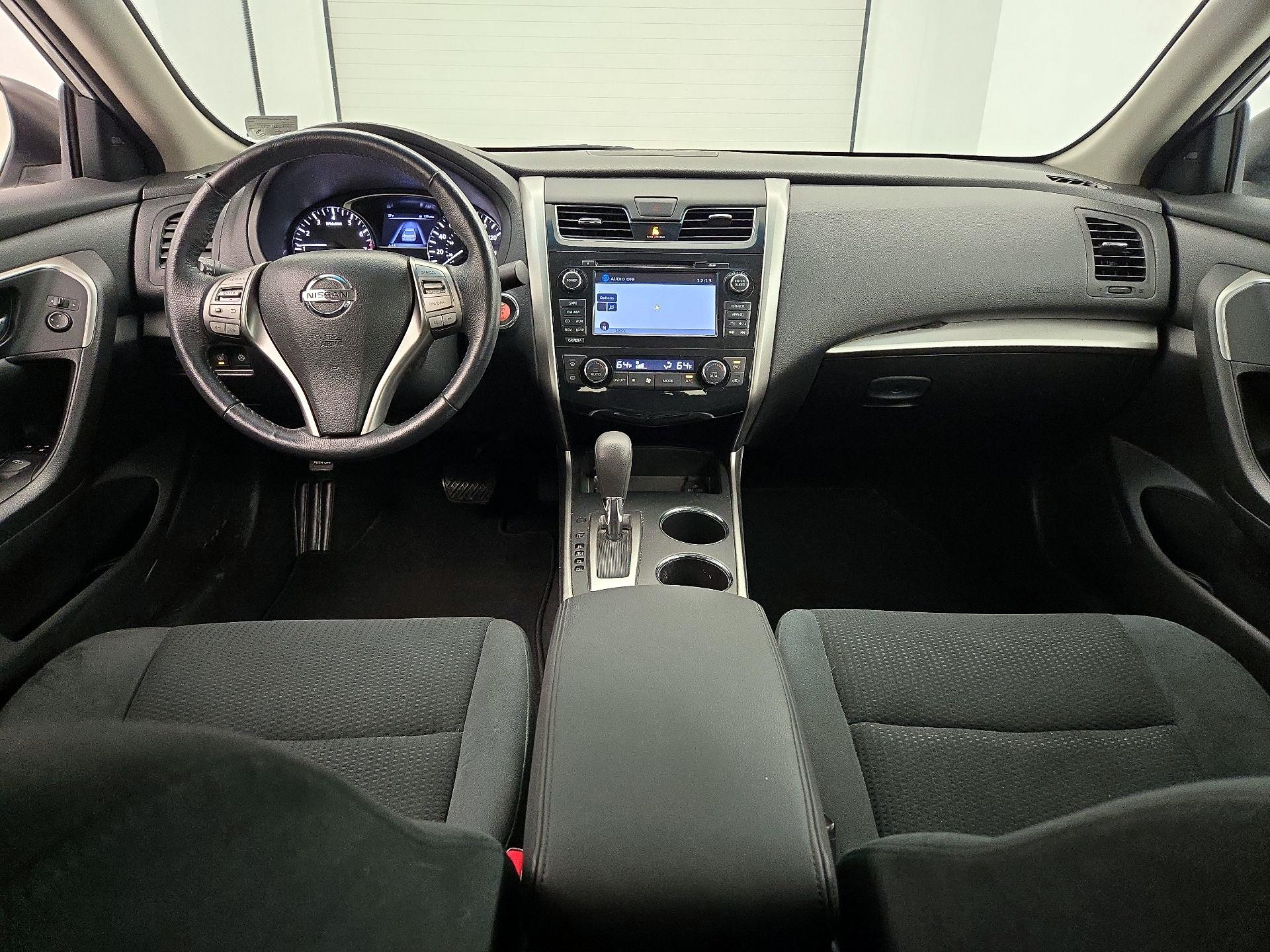 Thumbnail: 2015 Nissan Altima - 9