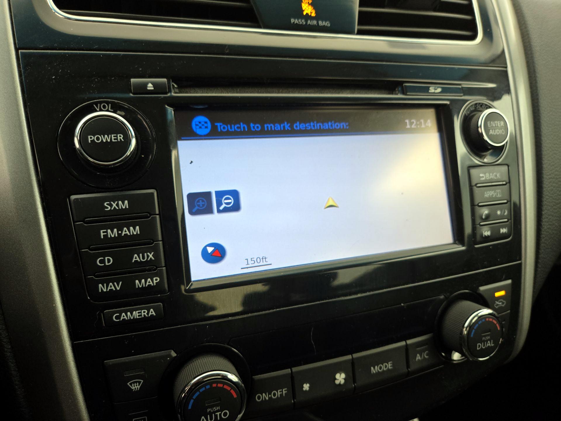 Thumbnail: 2015 Nissan Altima - 14