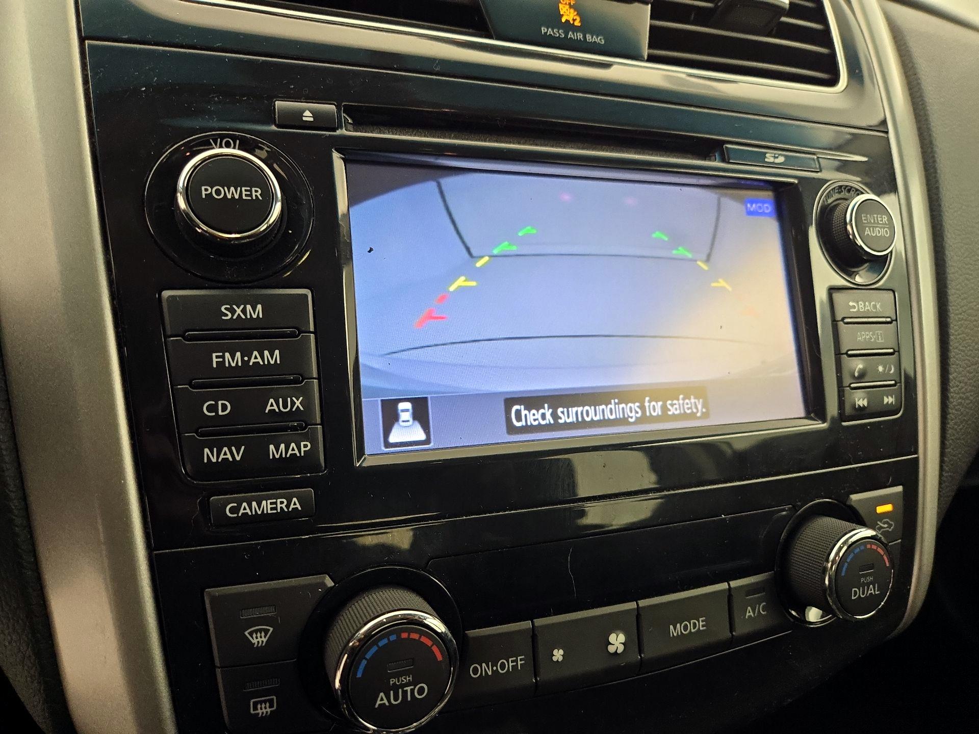 Thumbnail: 2015 Nissan Altima - 15