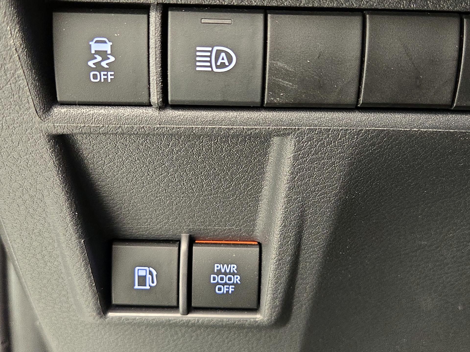 Thumbnail: 2022 Toyota Sienna - 13