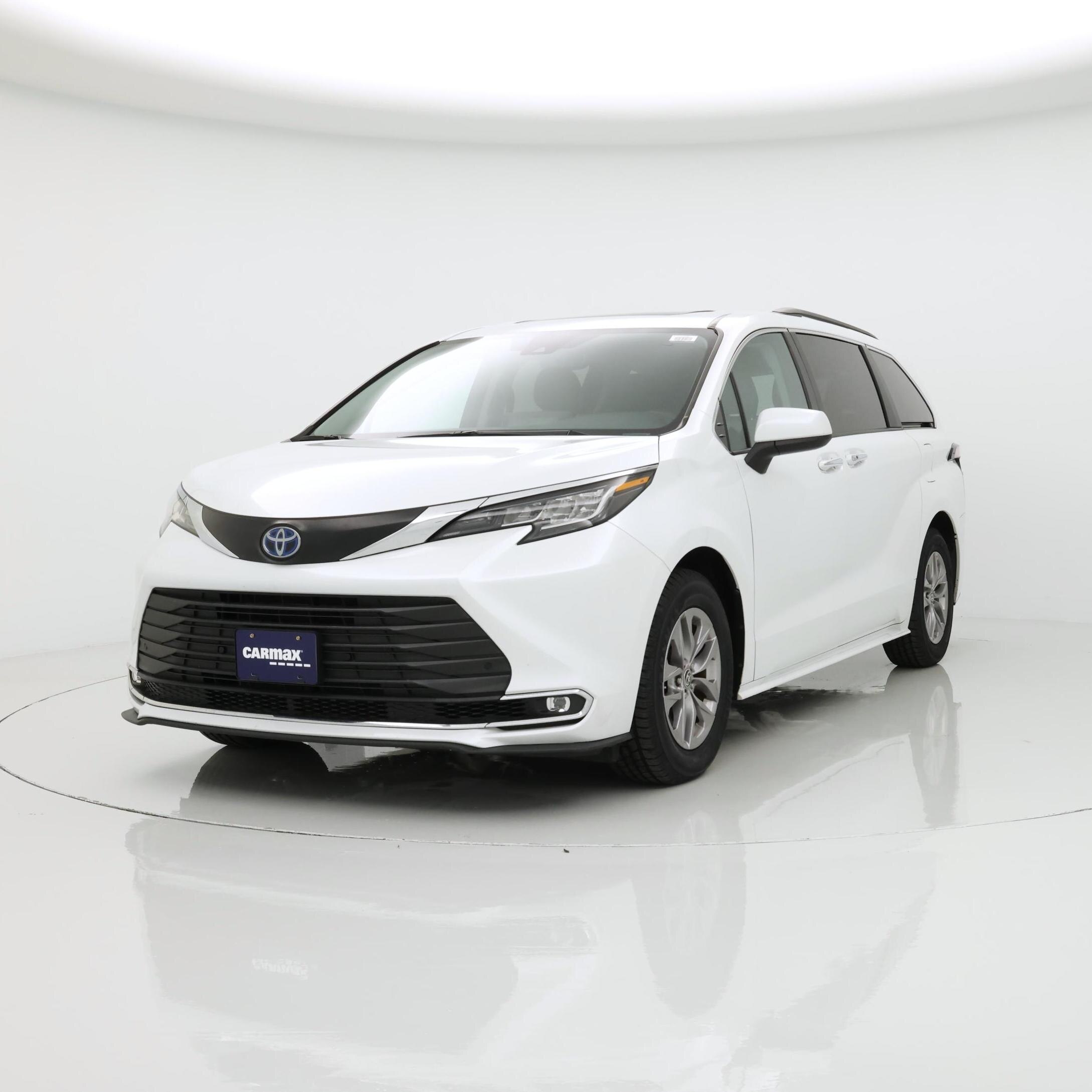 Thumbnail: 2022 Toyota Sienna - 4