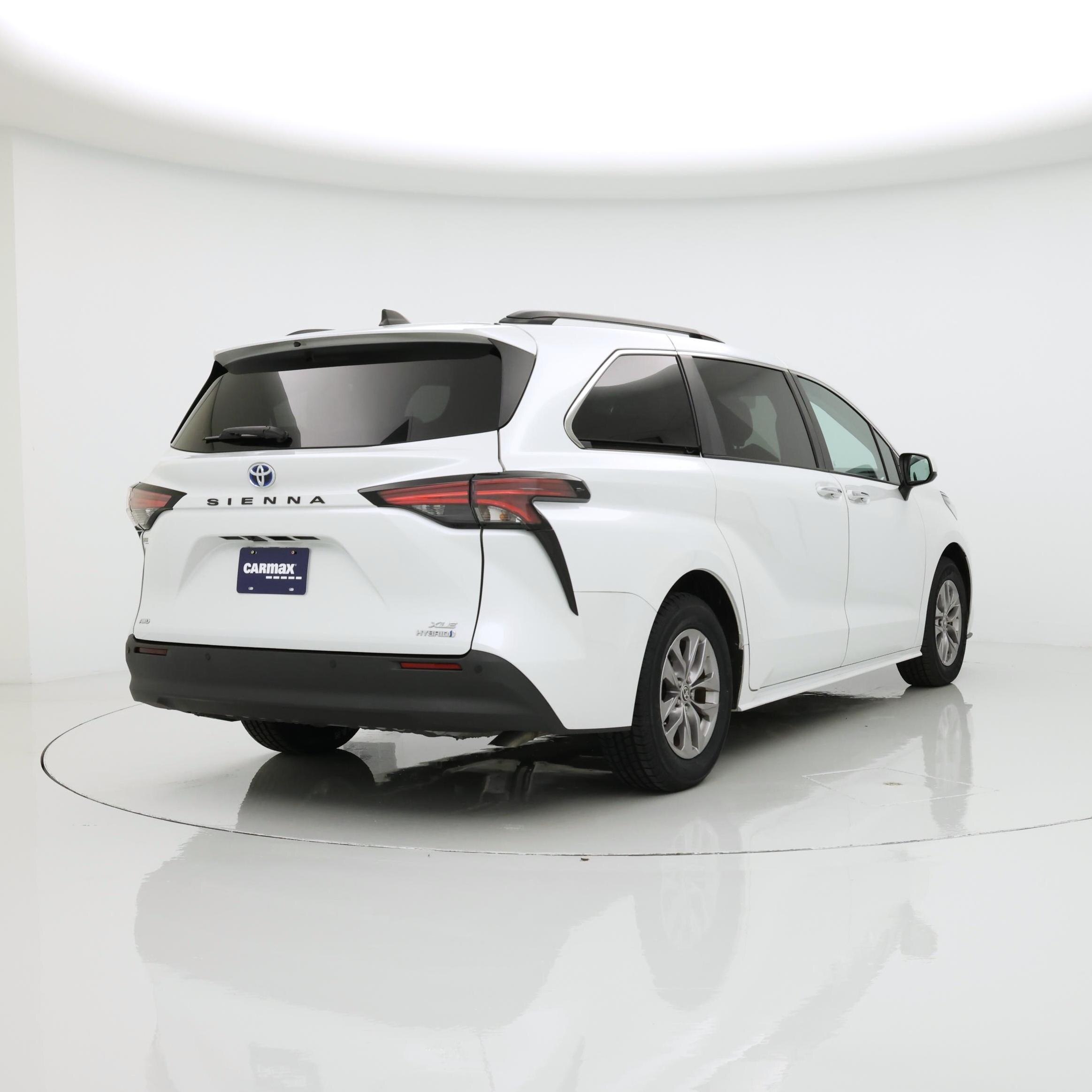 Thumbnail: 2022 Toyota Sienna - 8