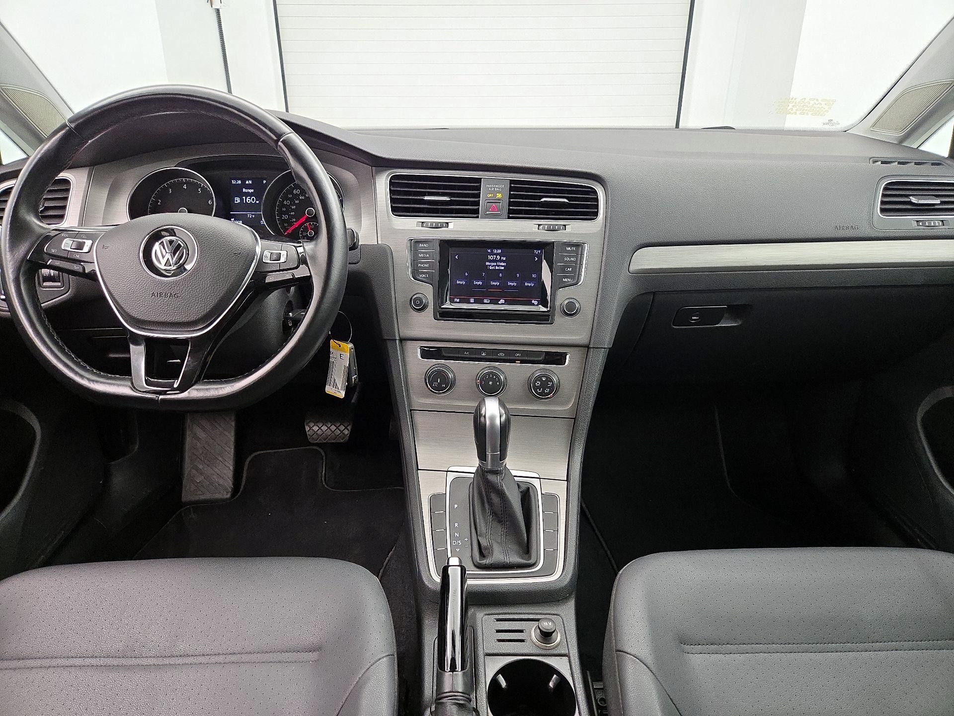 Thumbnail: 2015 Volkswagen Golf - 9