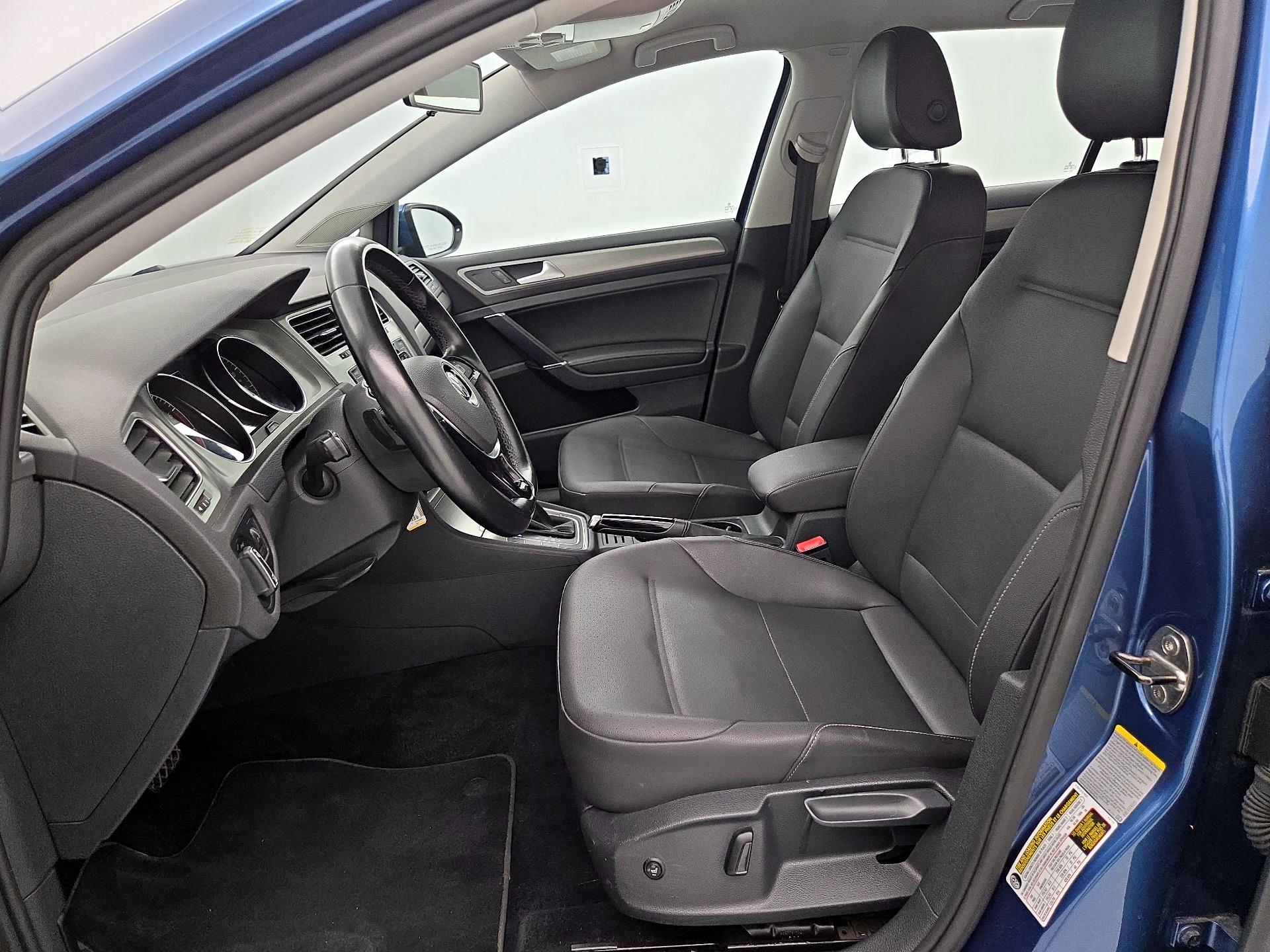 Thumbnail: 2015 Volkswagen Golf - 11