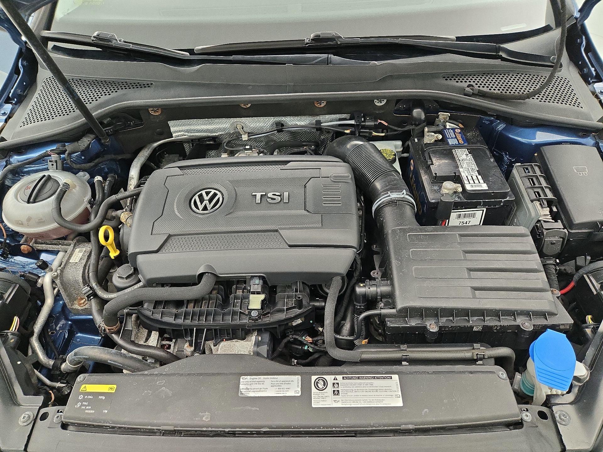 Thumbnail: 2015 Volkswagen Golf - 20