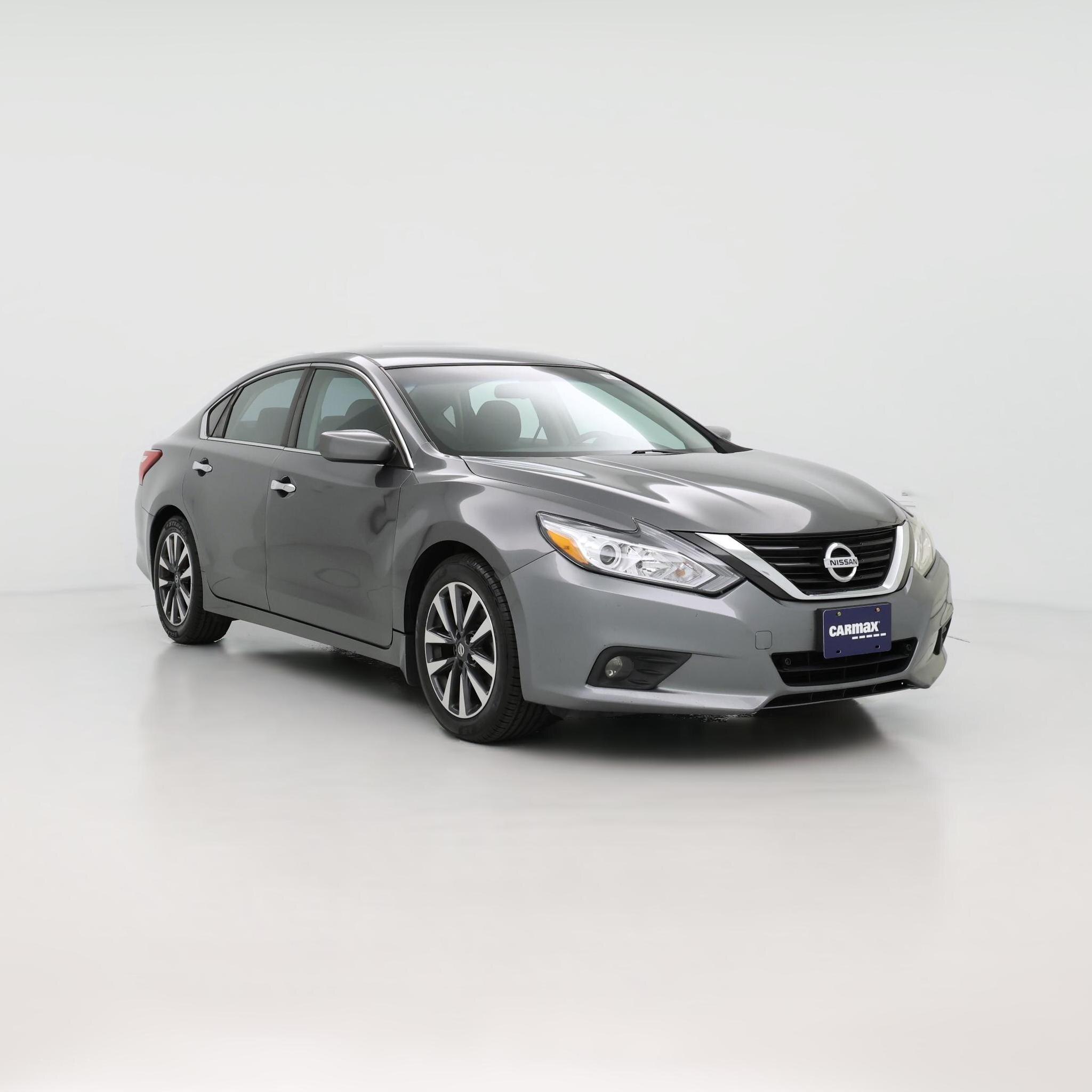 Thumbnail: 2017 Nissan Altima - 1