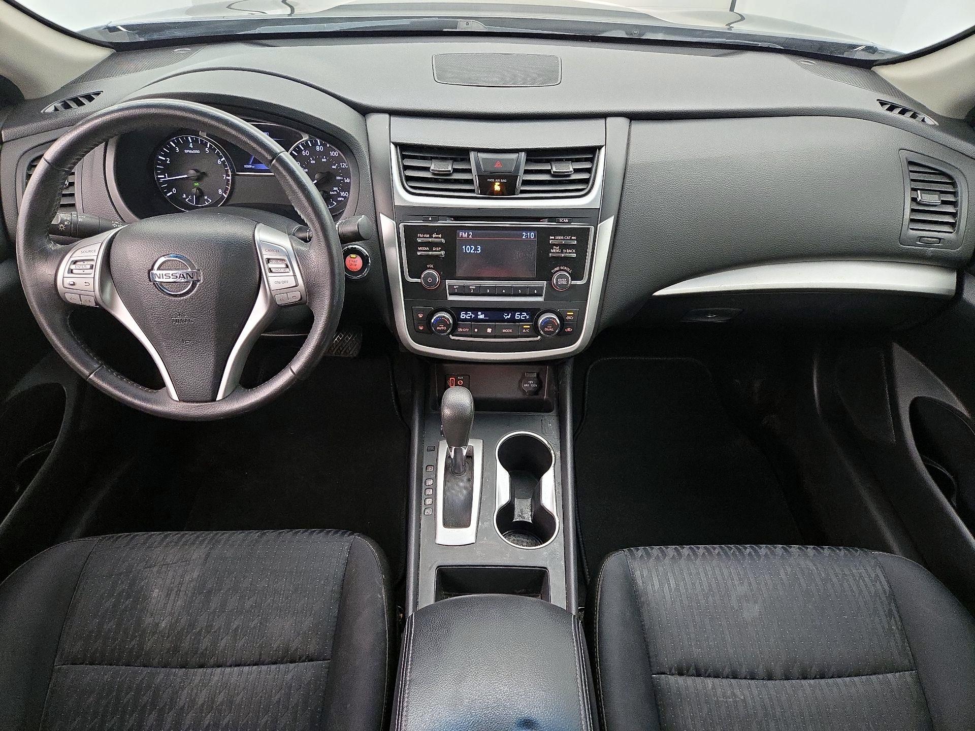 Thumbnail: 2017 Nissan Altima - 9