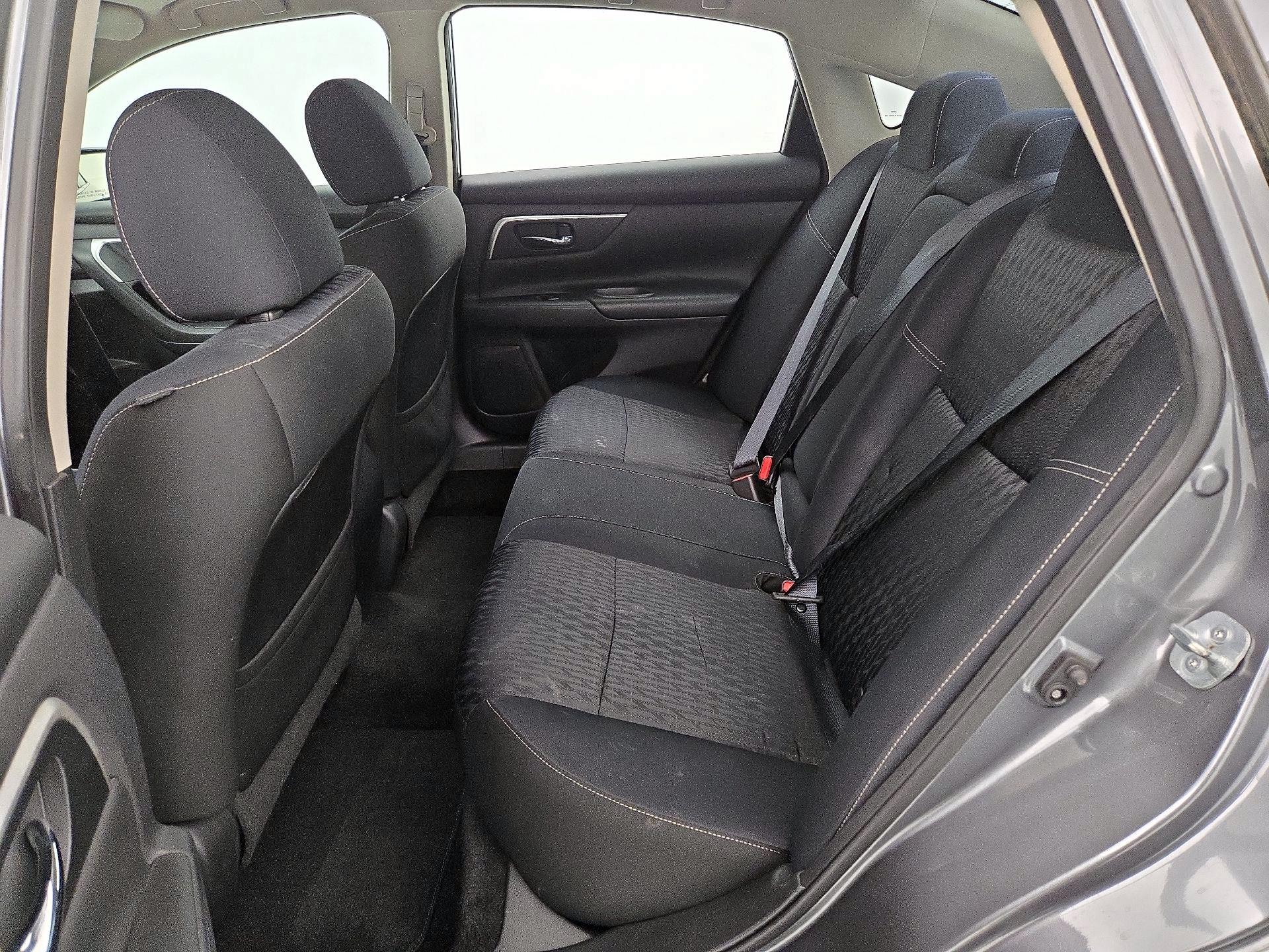 Thumbnail: 2017 Nissan Altima - 19