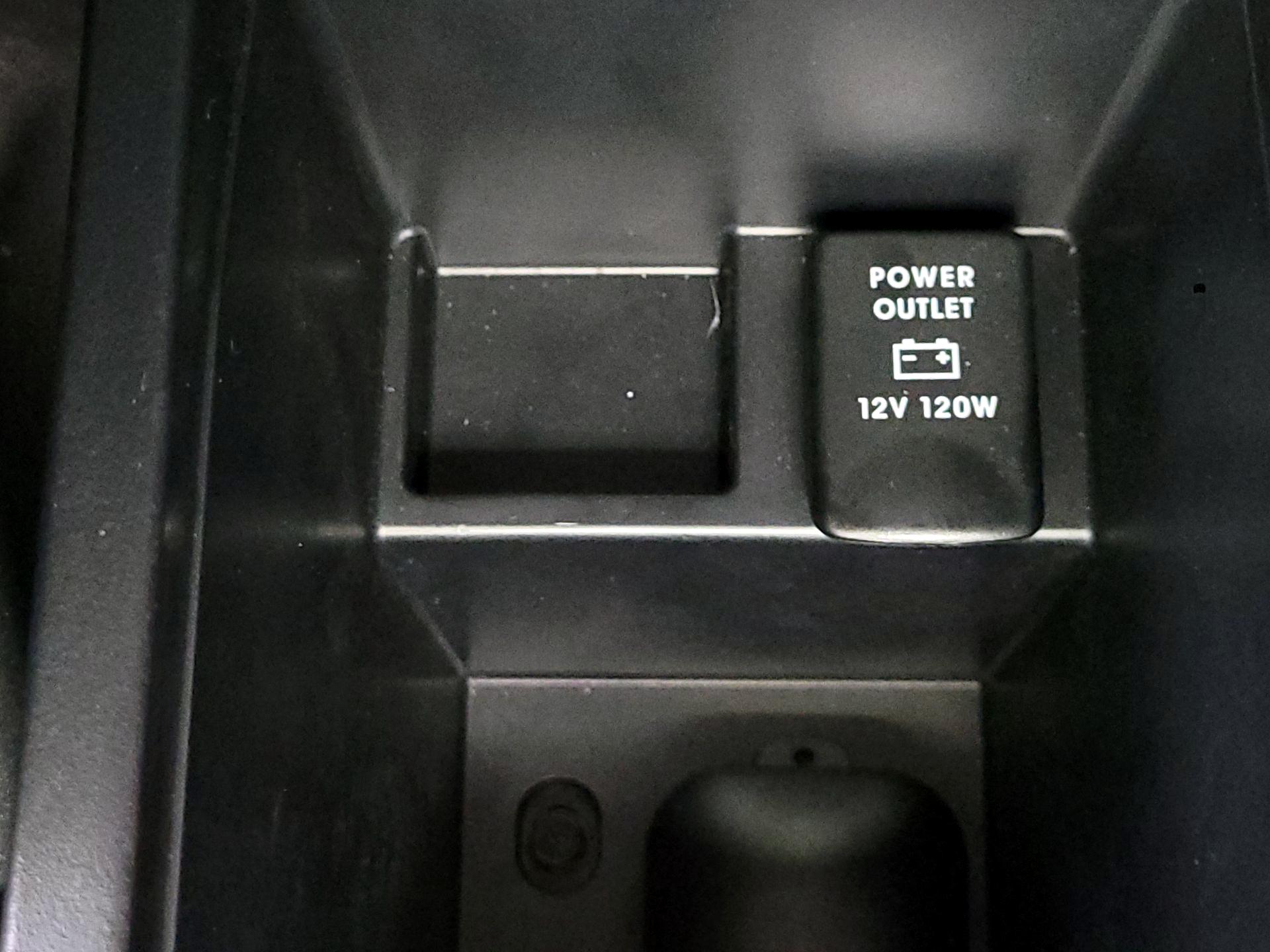 Thumbnail: 2017 Mitsubishi Outlander Sport - 18