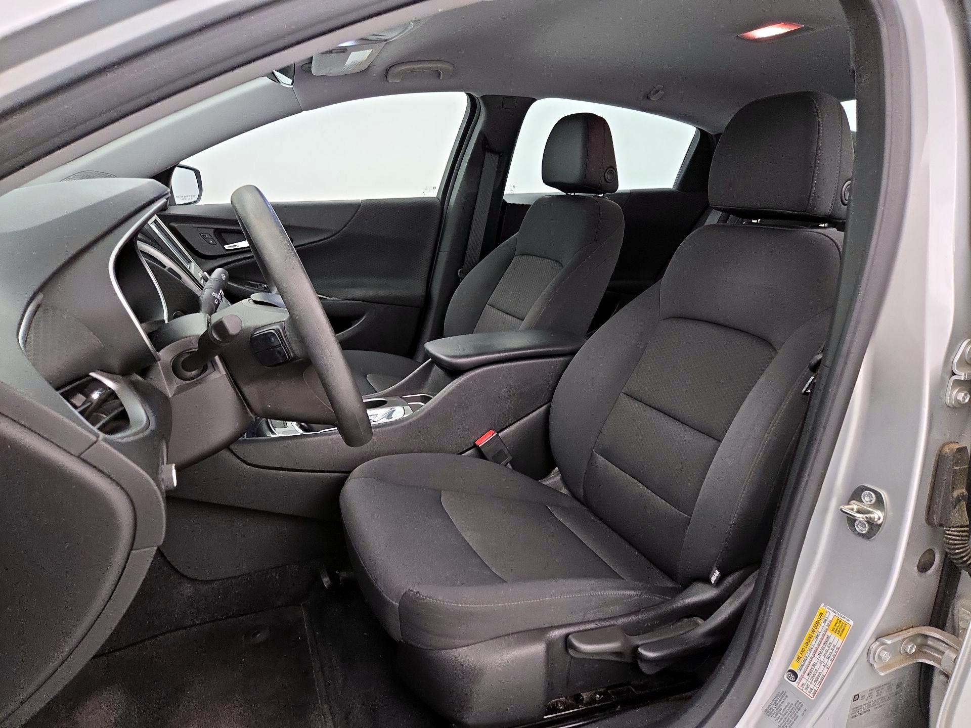 Thumbnail: 2016 Chevrolet Malibu - 11