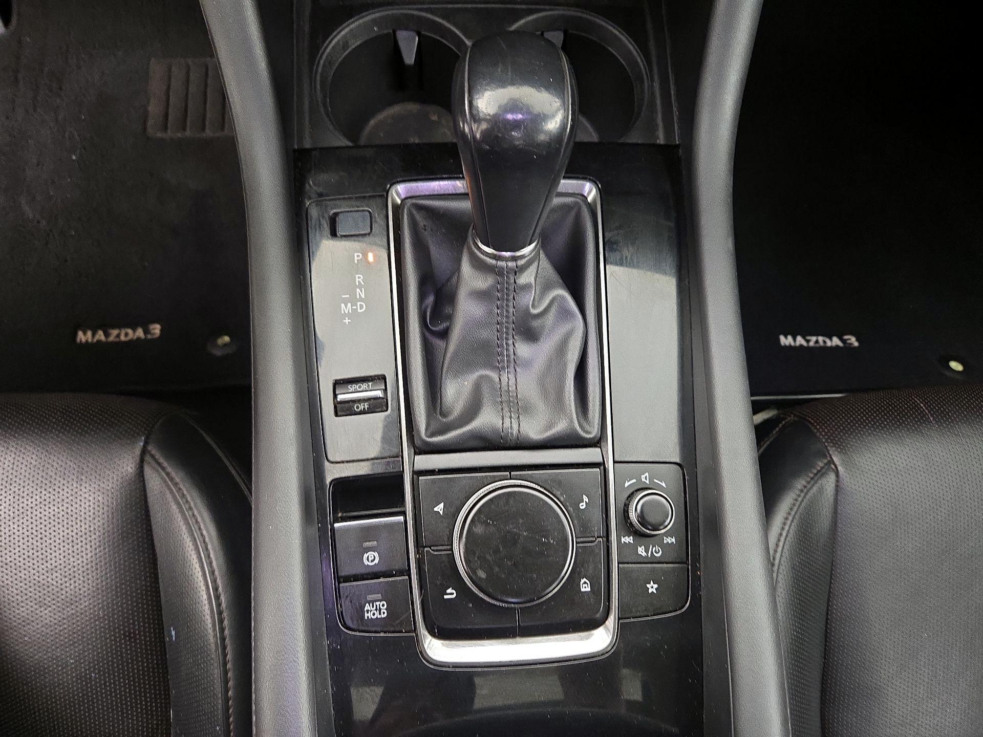 Thumbnail: 2021 Mazda Mazda3 - 18