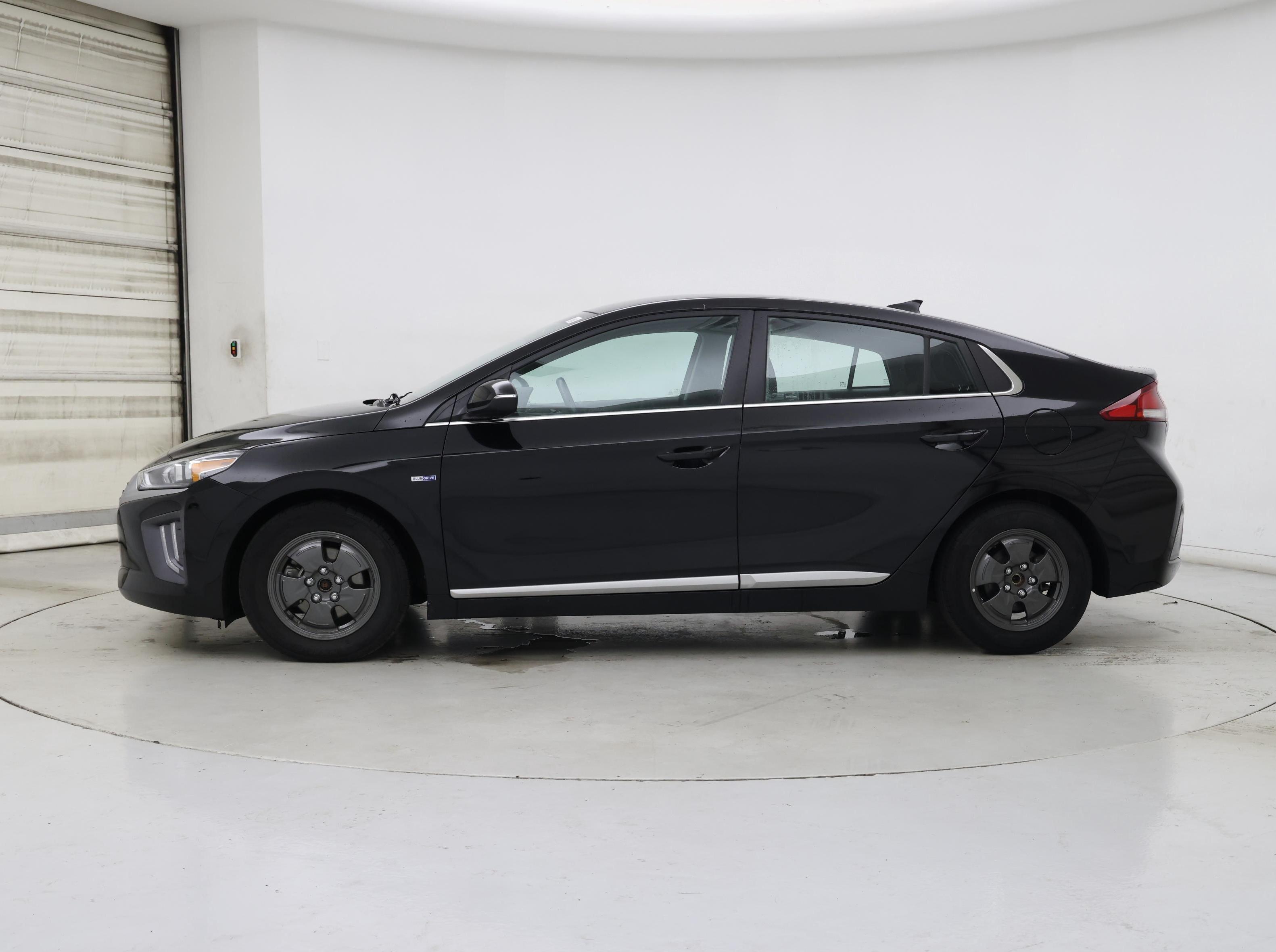 Thumbnail: 2020 Hyundai Ioniq - 3