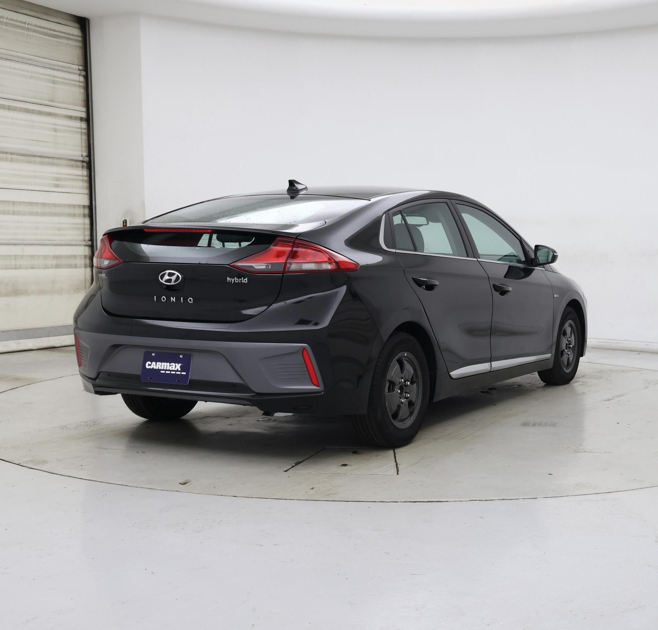 Thumbnail: 2020 Hyundai Ioniq - 8