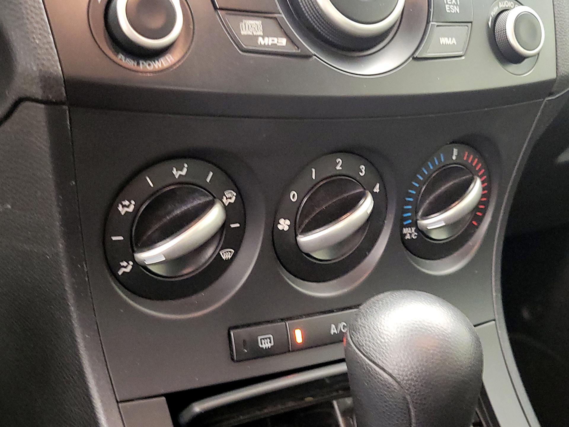 Thumbnail: 2013 Mazda Mazda3 - 15
