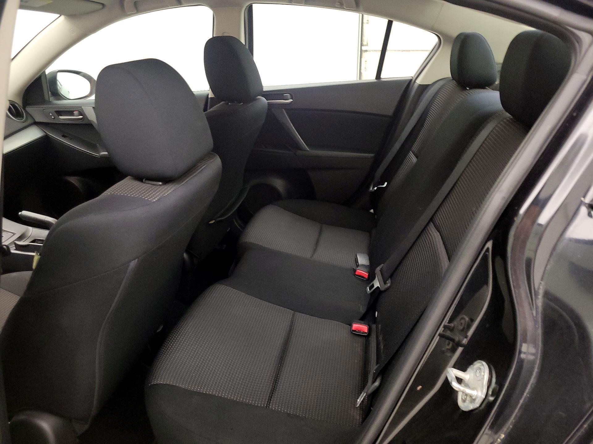 Thumbnail: 2013 Mazda Mazda3 - 18