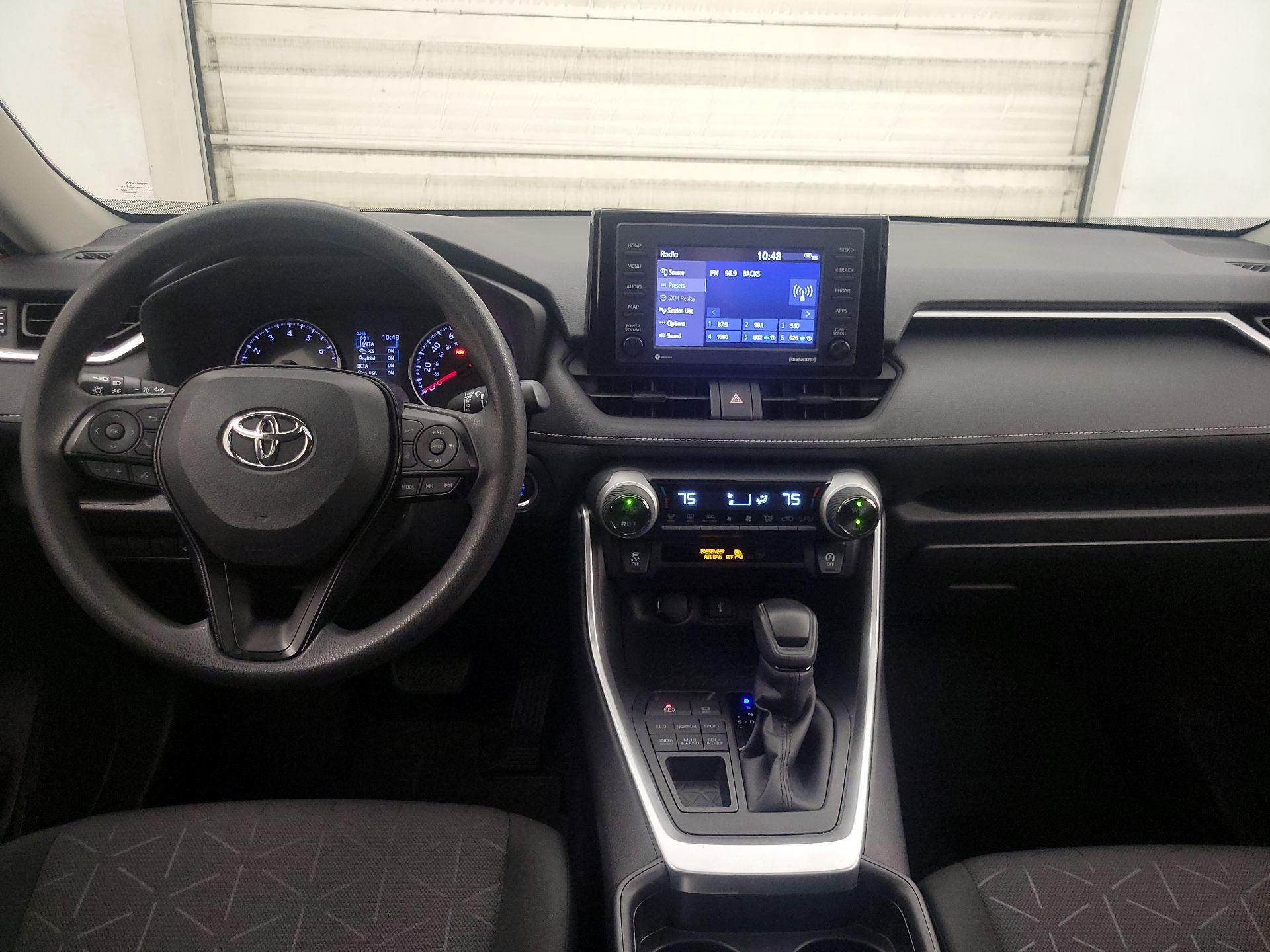 Thumbnail: 2021 Toyota RAV4 - 9