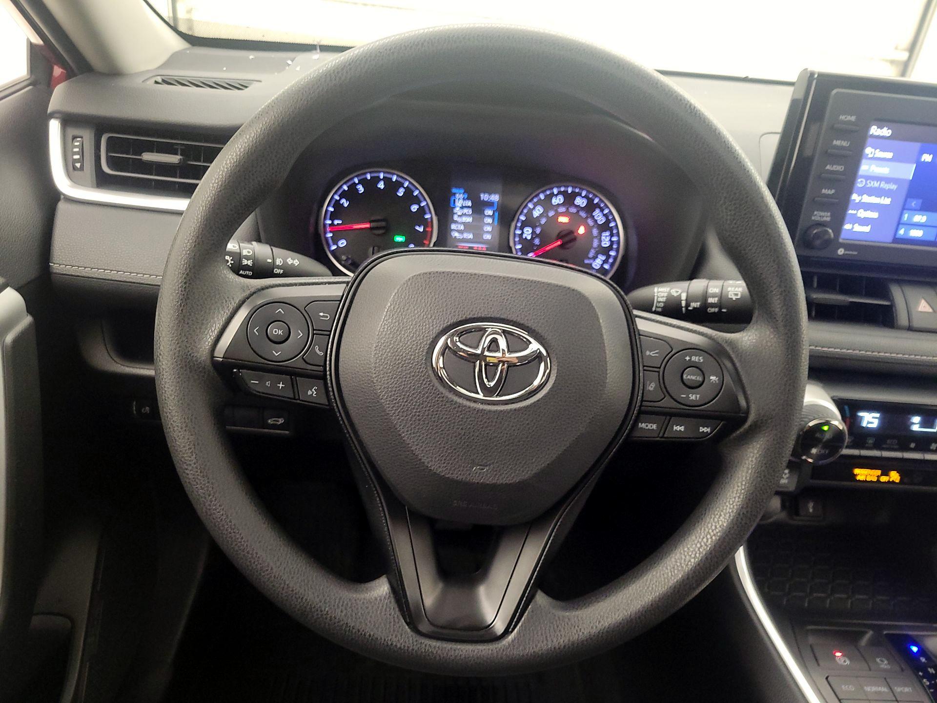 Thumbnail: 2021 Toyota RAV4 - 10