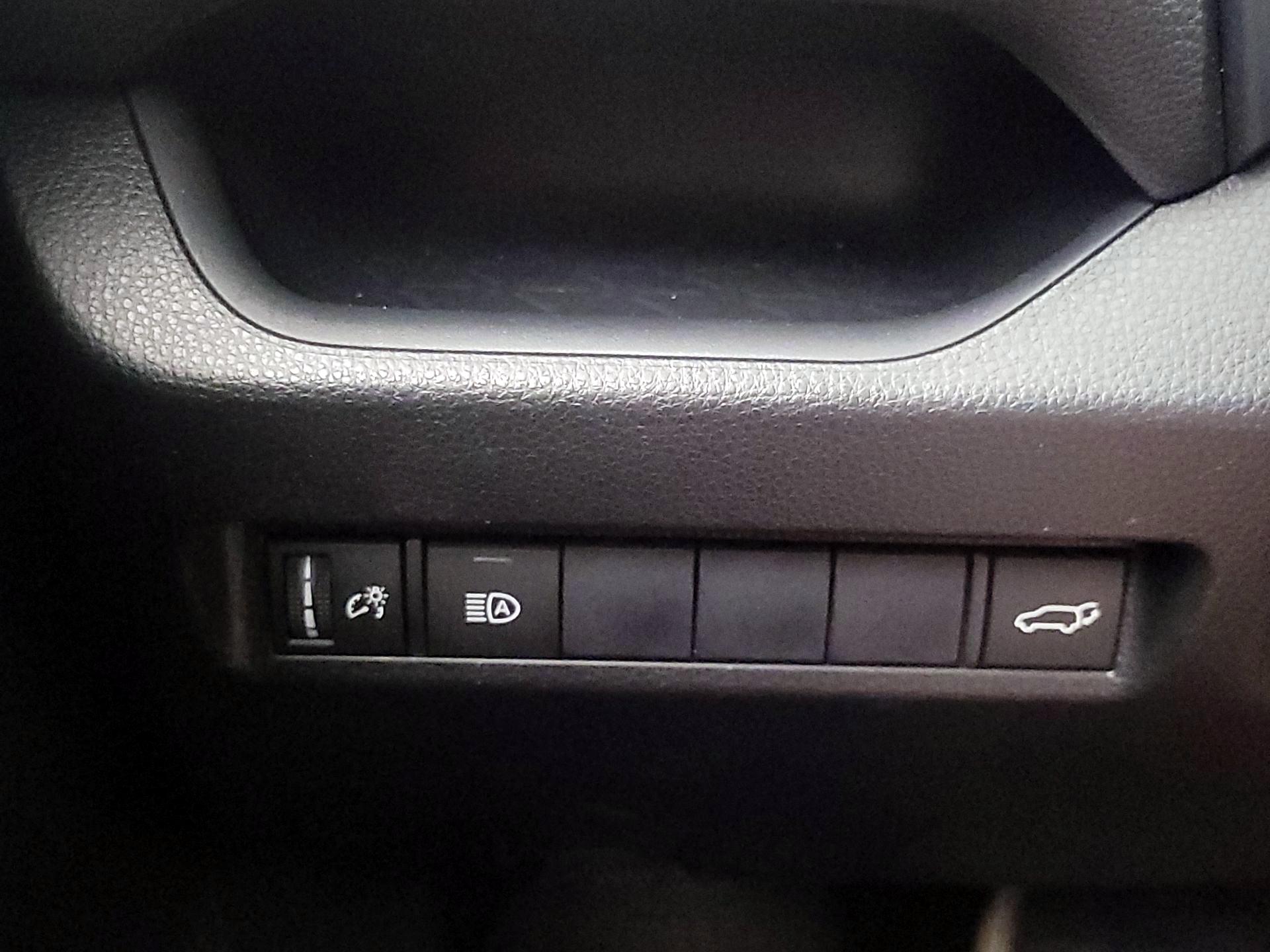 Thumbnail: 2021 Toyota RAV4 - 13