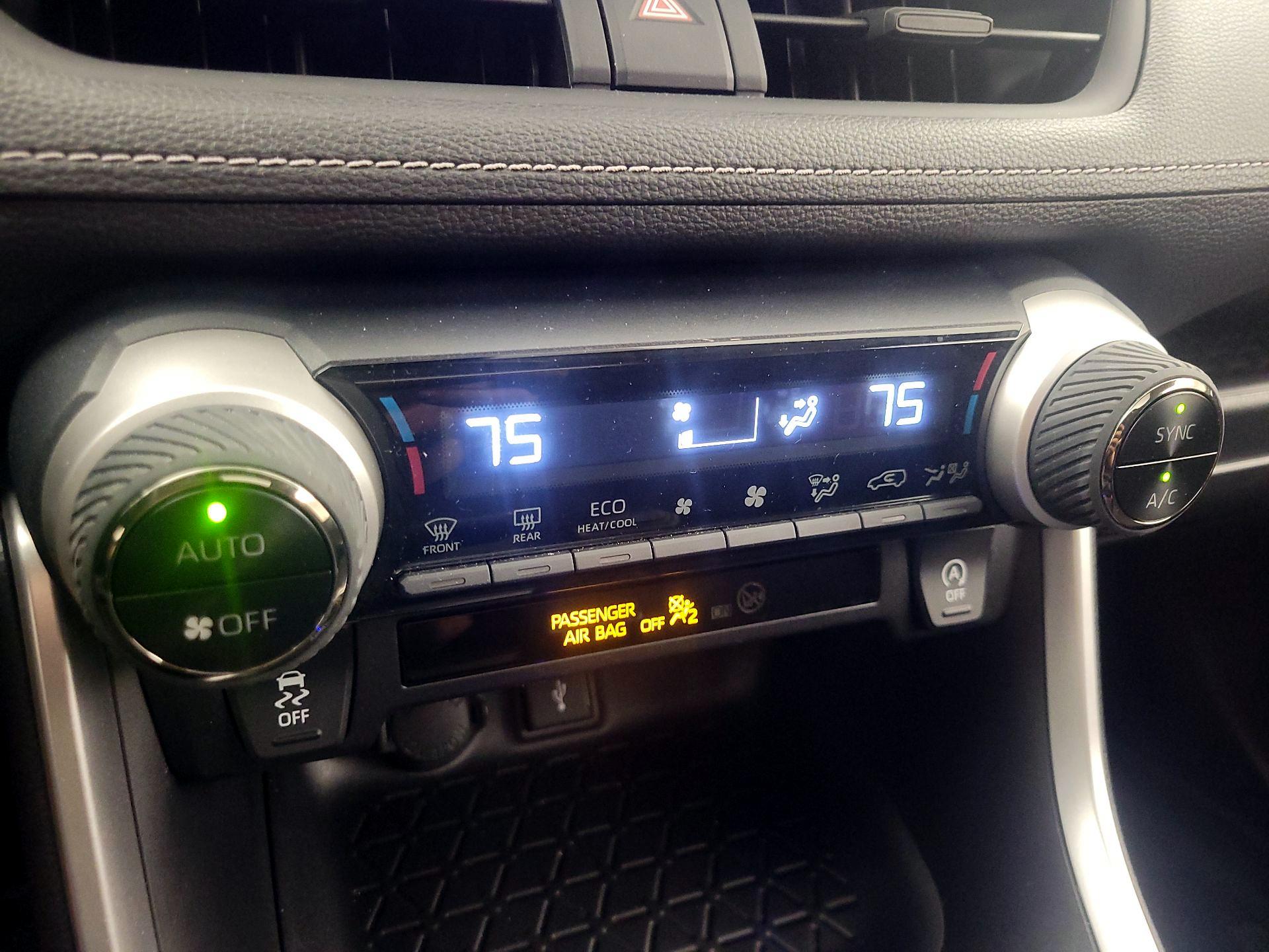 Thumbnail: 2021 Toyota RAV4 - 16