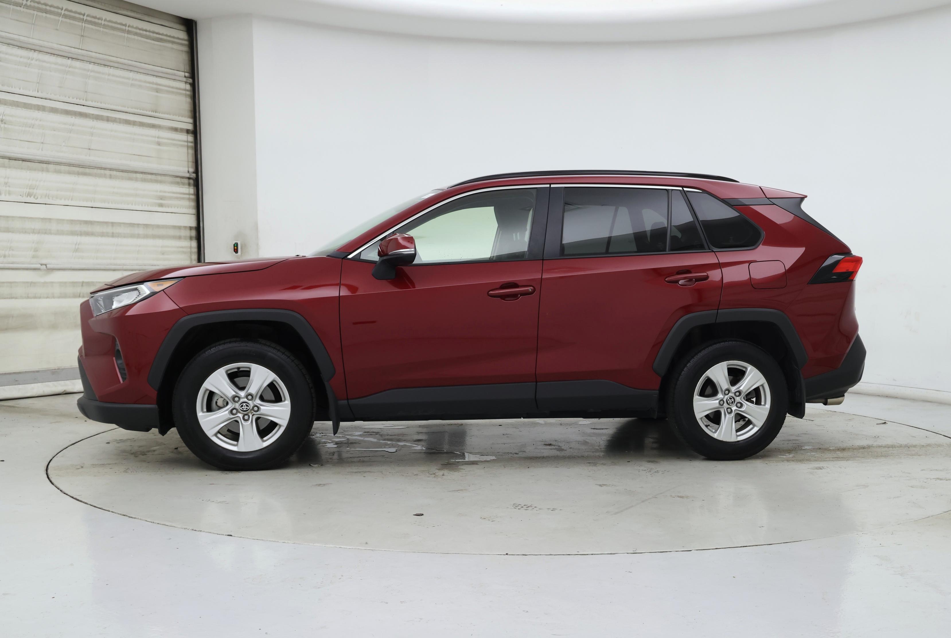 Thumbnail: 2021 Toyota RAV4 - 3