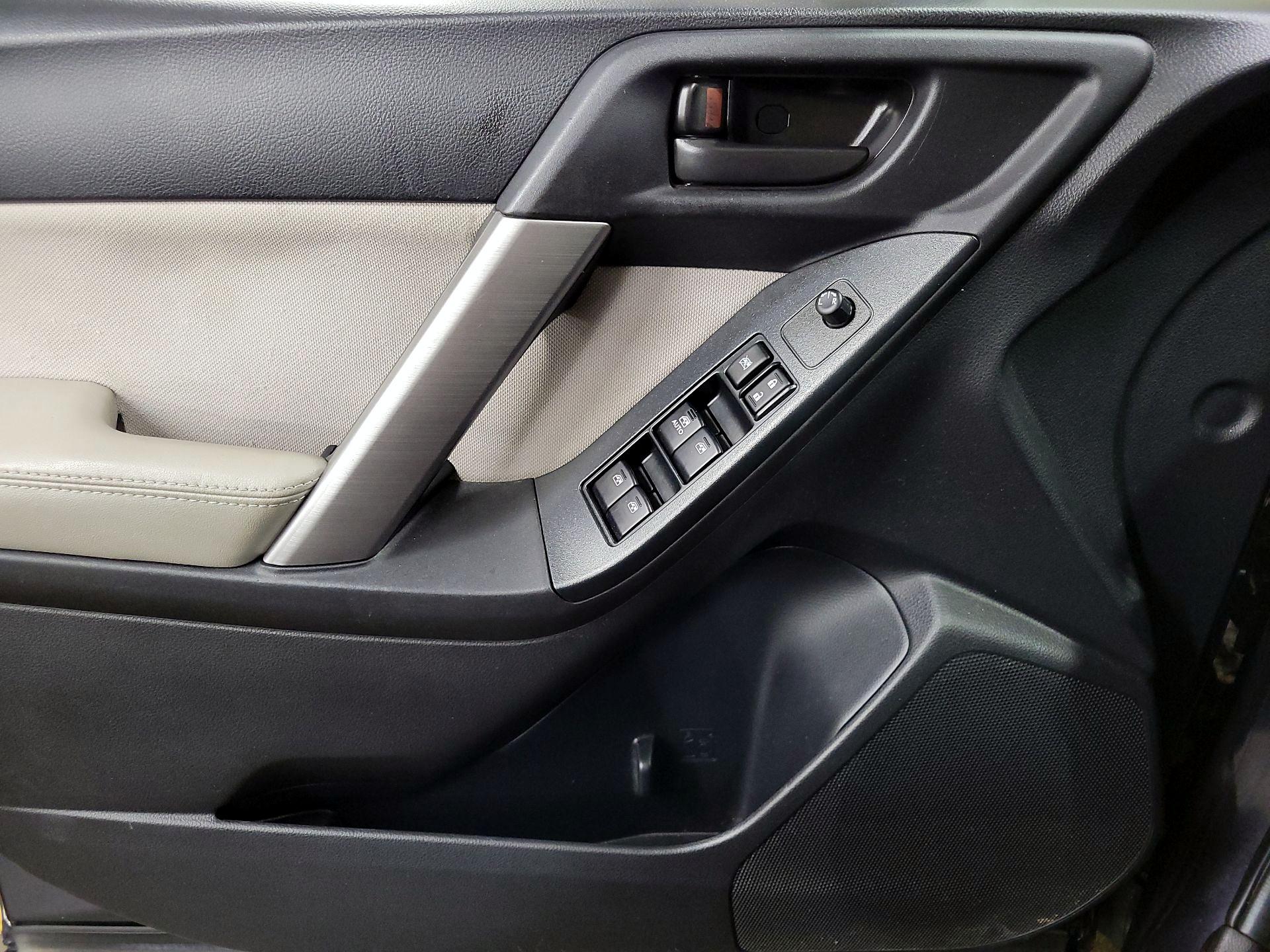 Thumbnail: 2016 Subaru Forester - 12