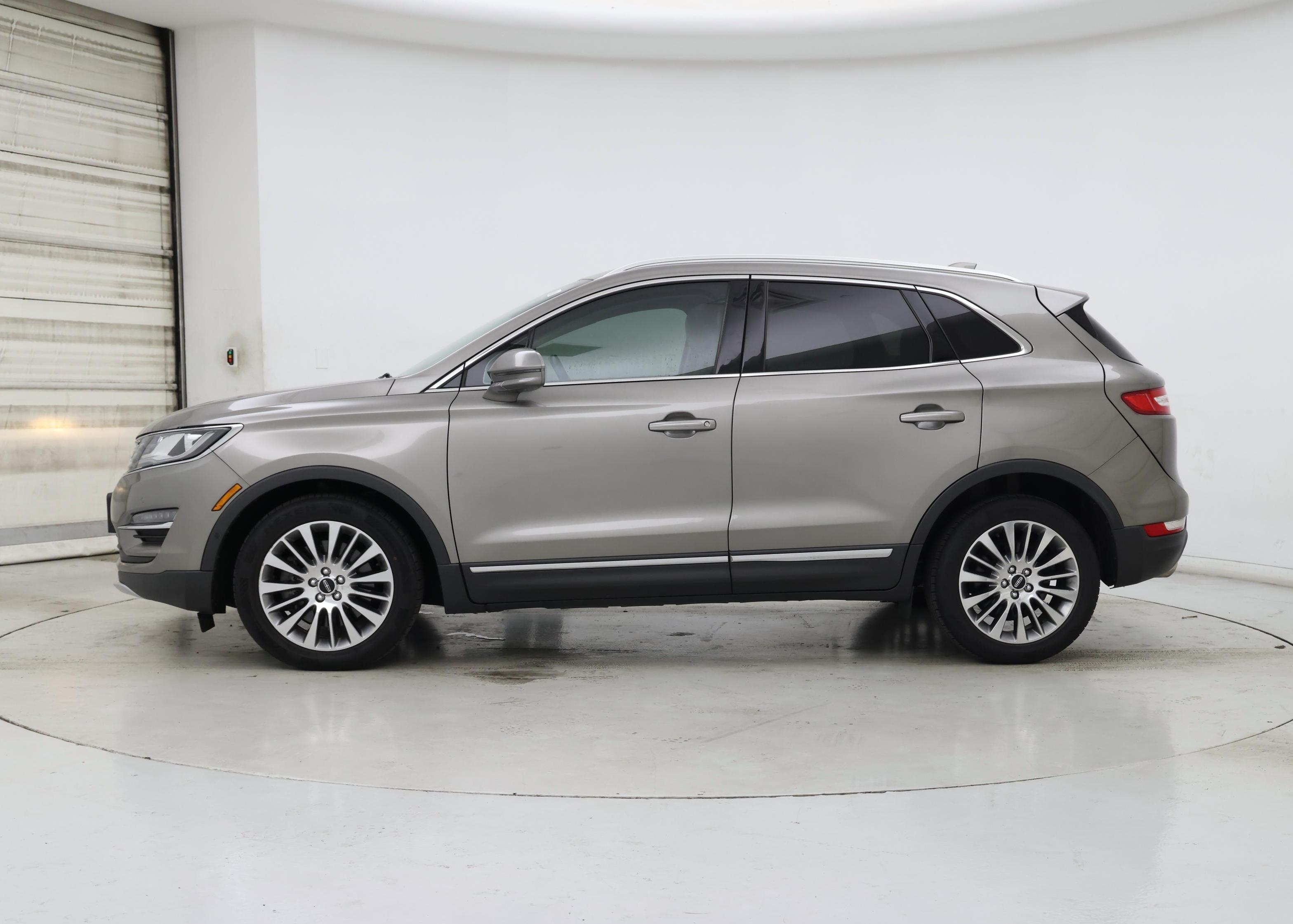 Thumbnail: 2016 Lincoln MKC - 3