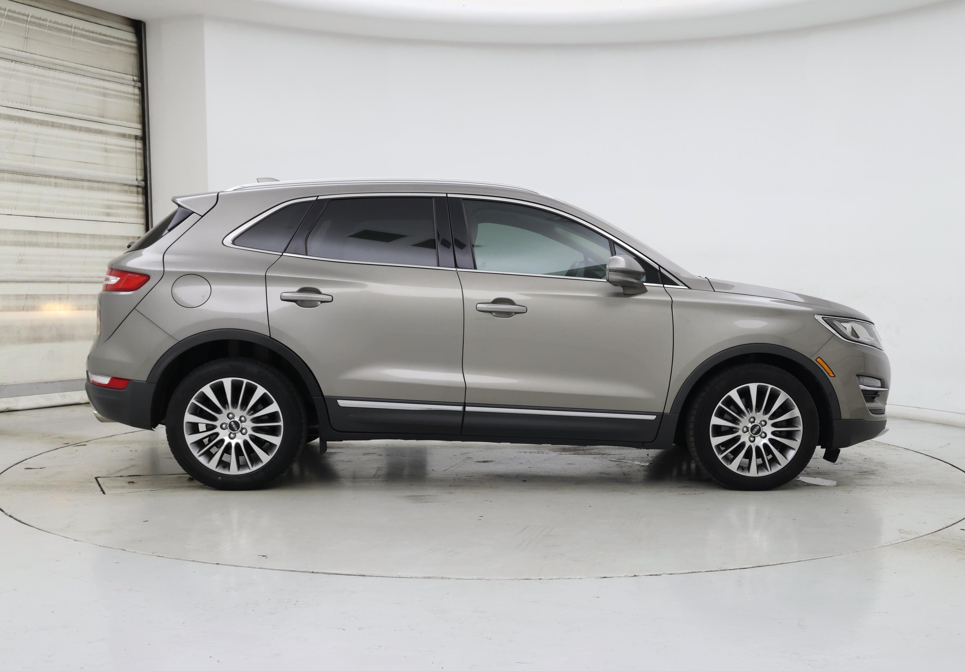 Thumbnail: 2016 Lincoln MKC - 7