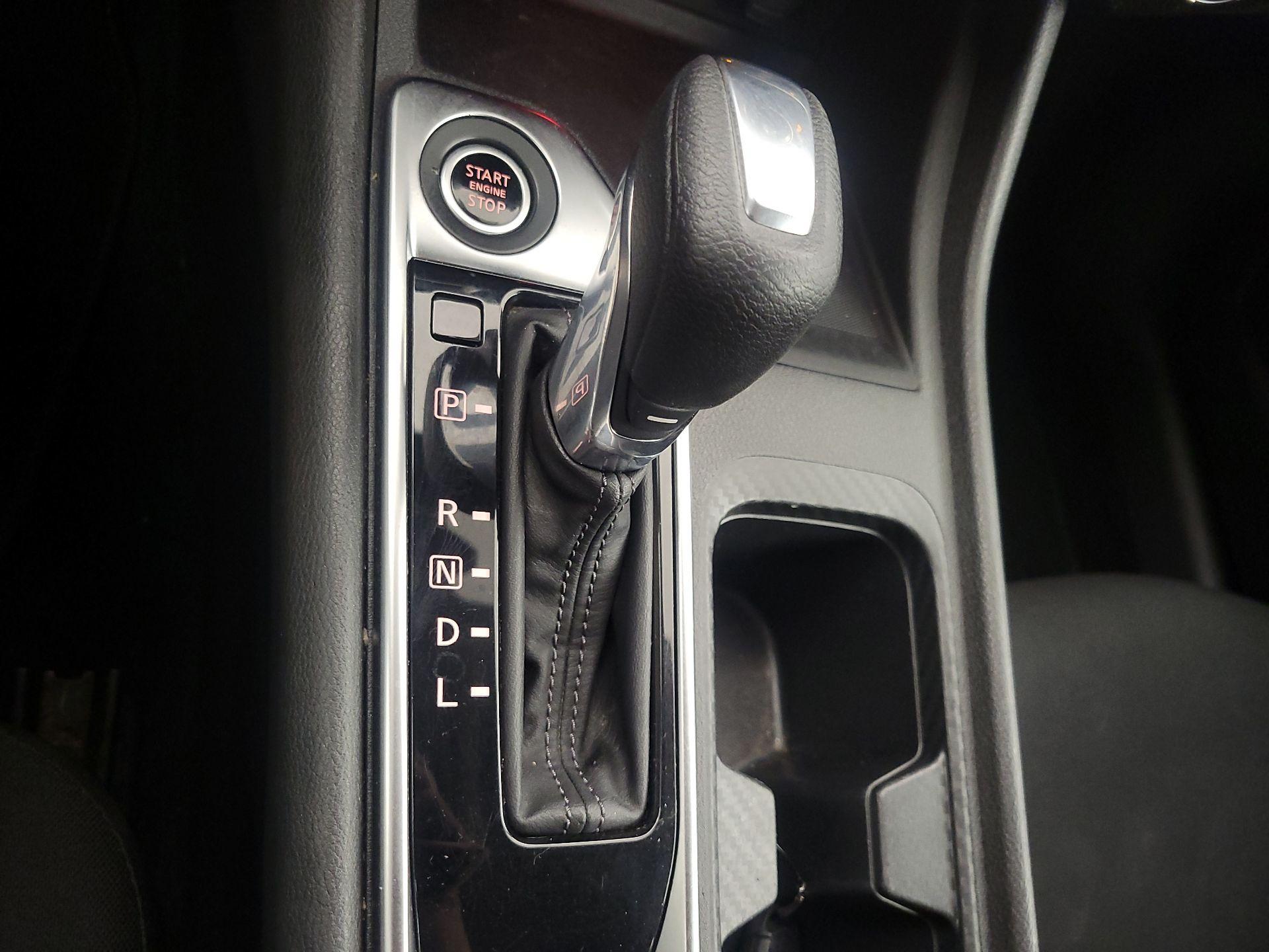 Thumbnail: 2020 Nissan Sentra - 17