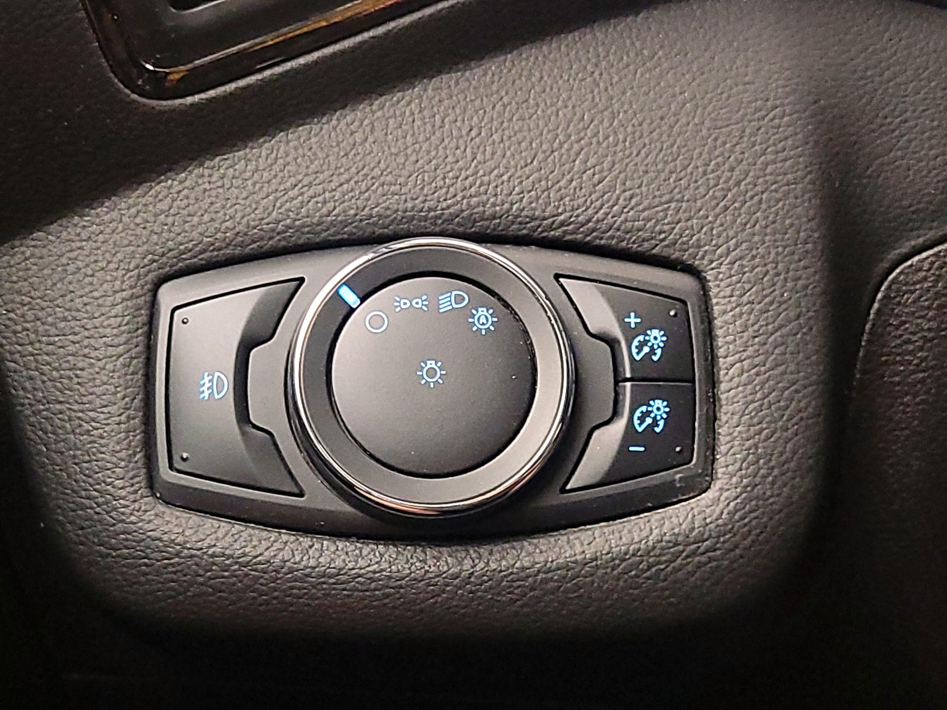 Thumbnail: 2015 Ford Escape - 13