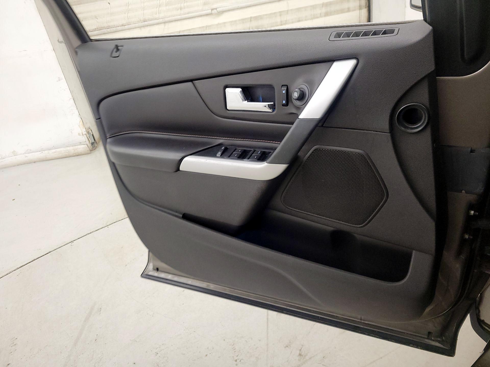Thumbnail: 2013 Ford Edge - 12