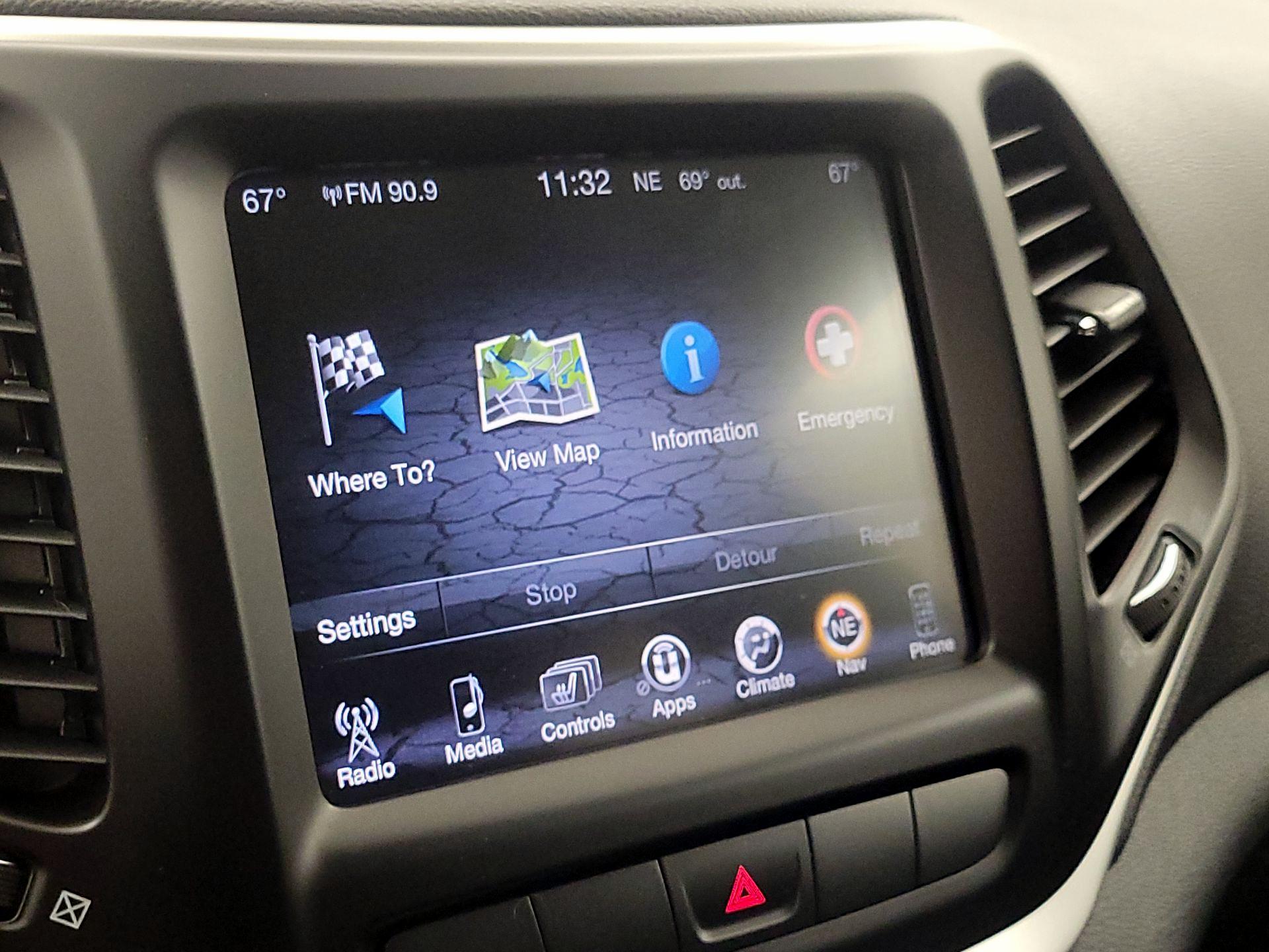 Thumbnail: 2015 Jeep Cherokee - 14