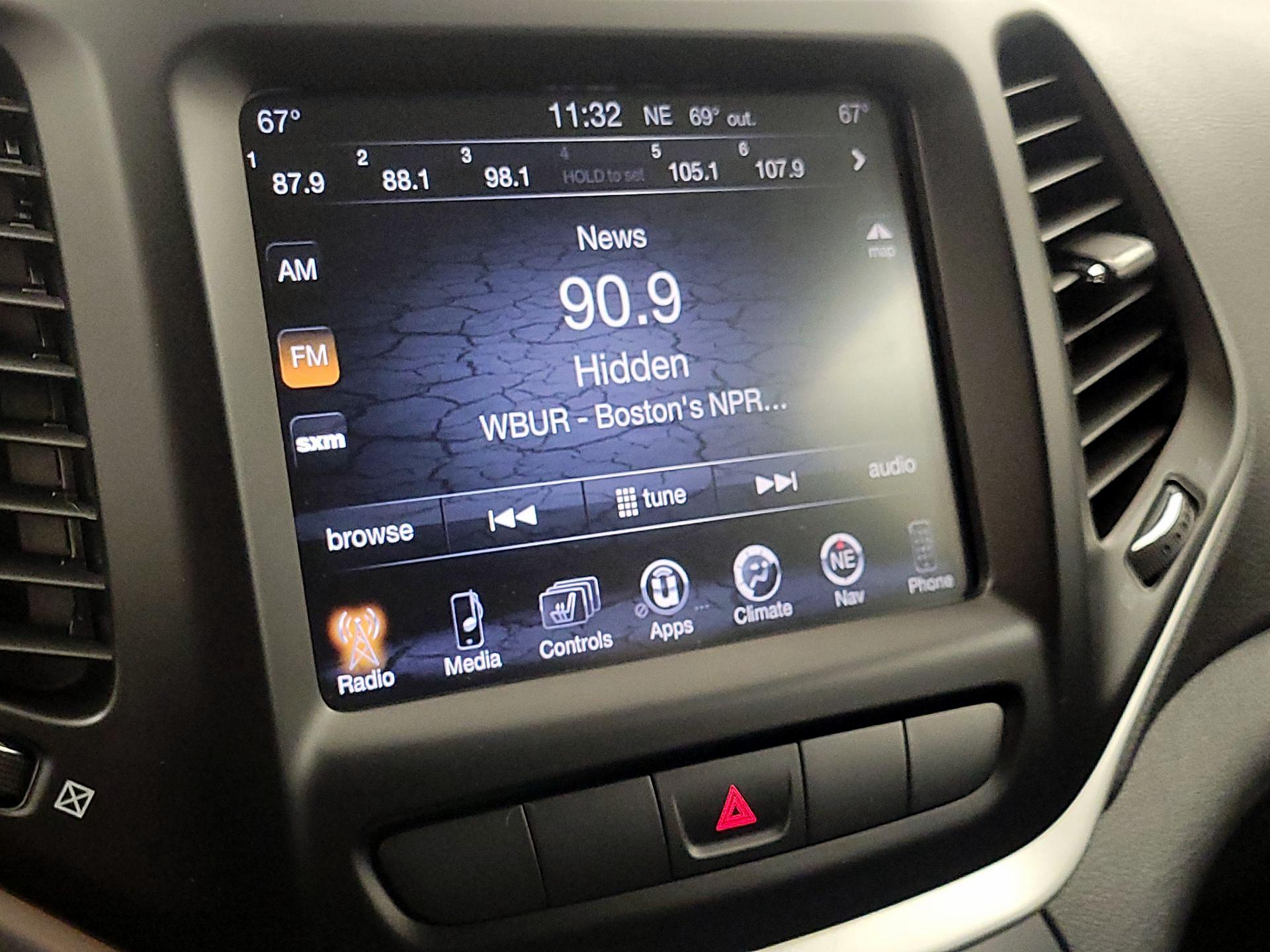 Thumbnail: 2015 Jeep Cherokee - 16