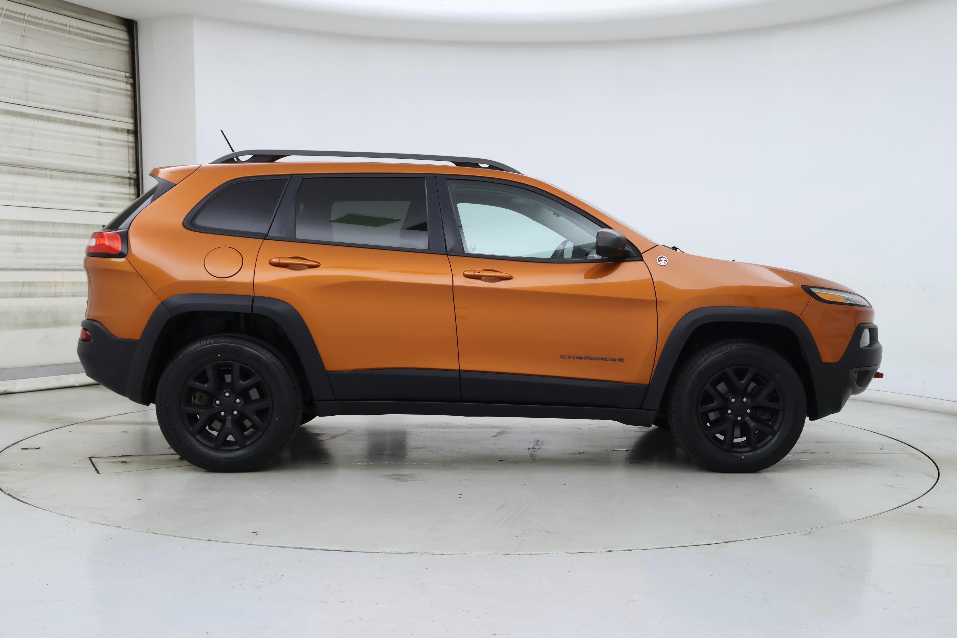 Thumbnail: 2015 Jeep Cherokee - 7