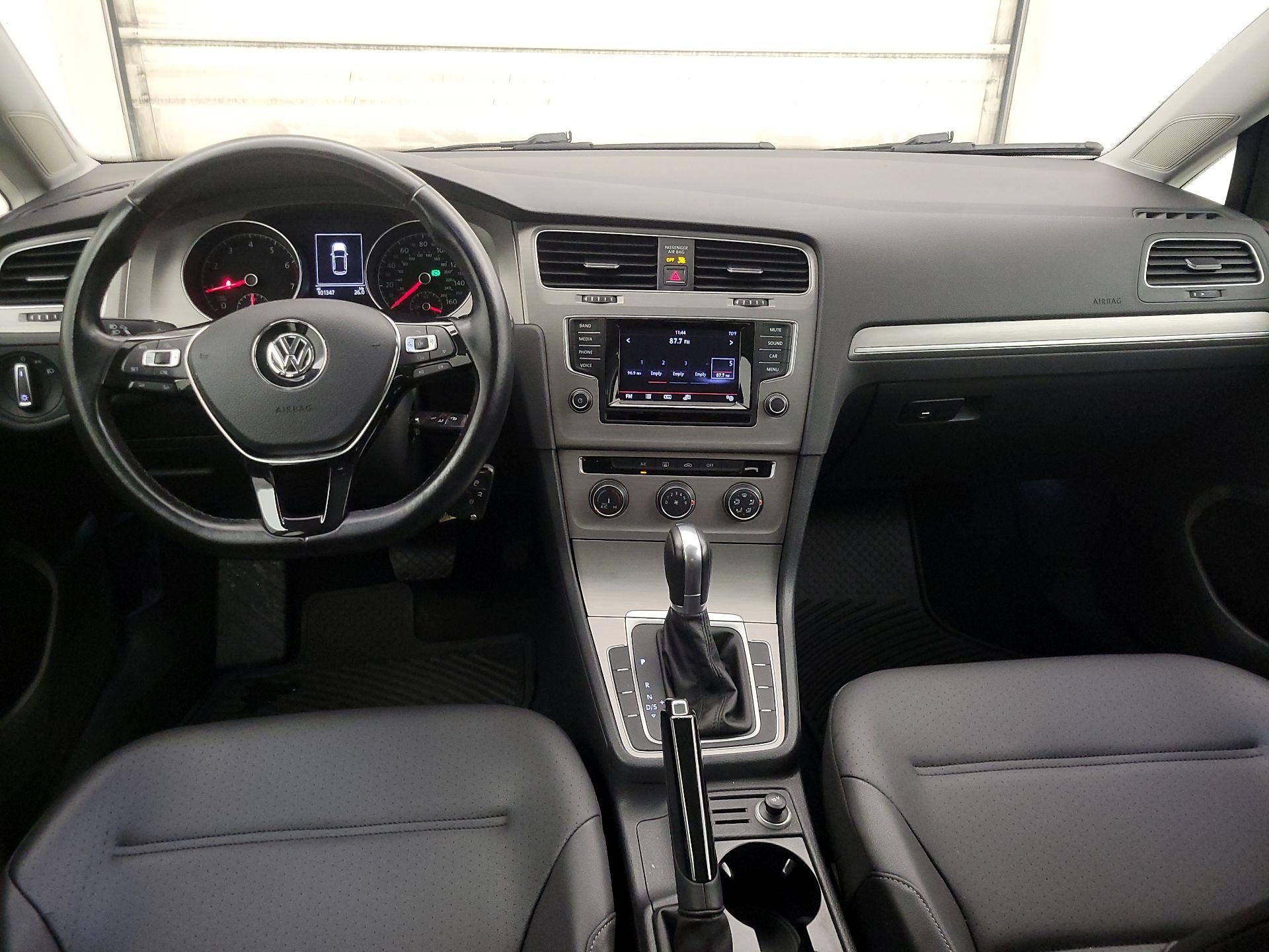 Thumbnail: 2015 Volkswagen Golf - 9