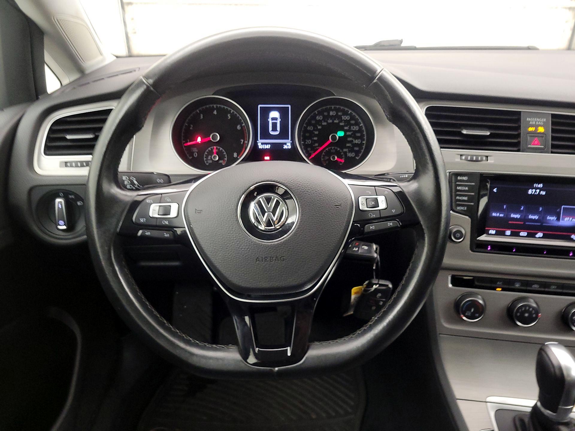 Thumbnail: 2015 Volkswagen Golf - 10