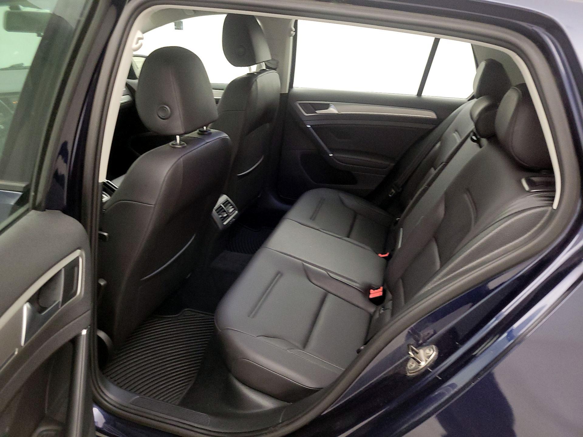 Thumbnail: 2015 Volkswagen Golf - 19