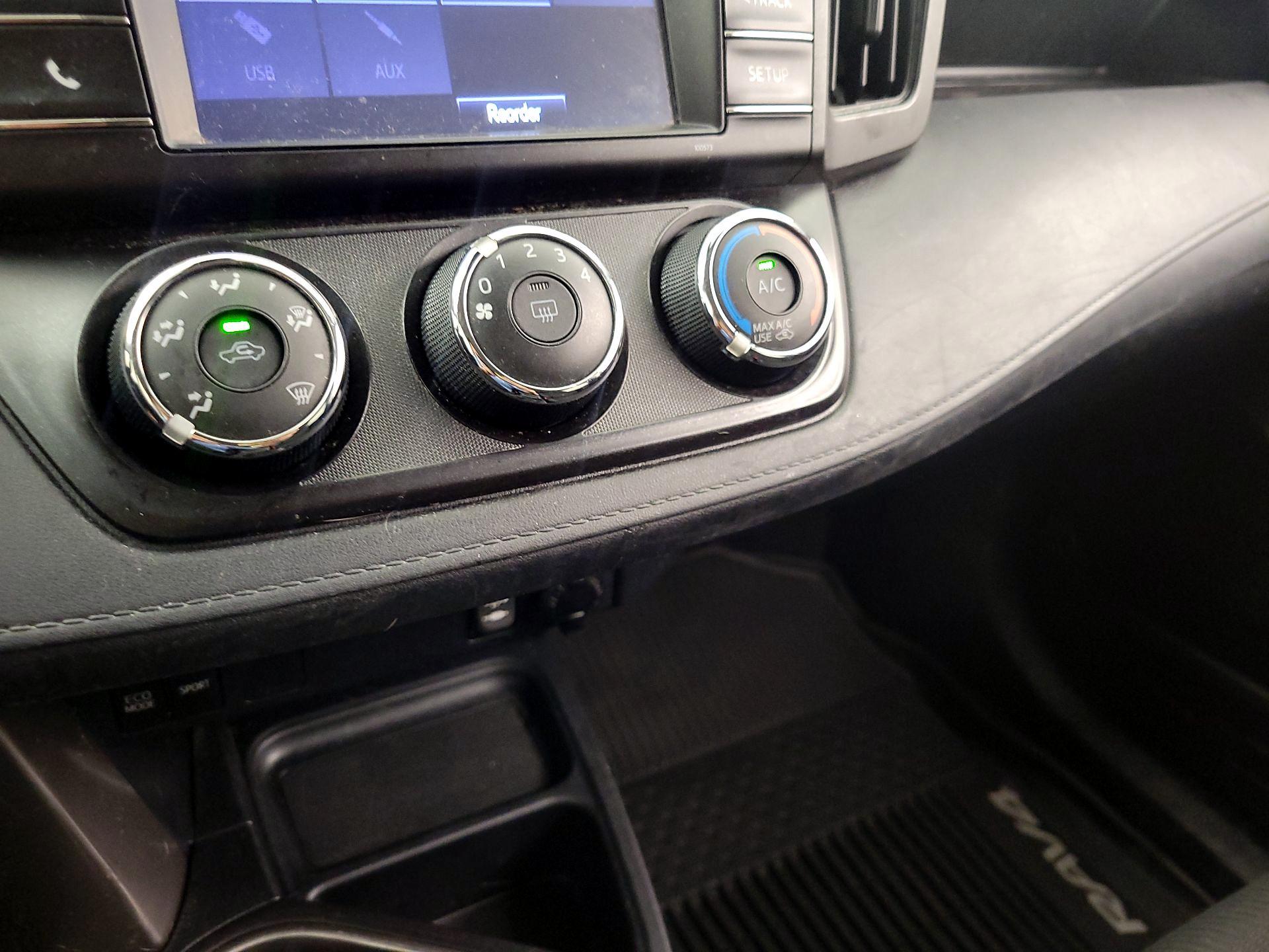 Thumbnail: 2018 Toyota RAV4 - 16