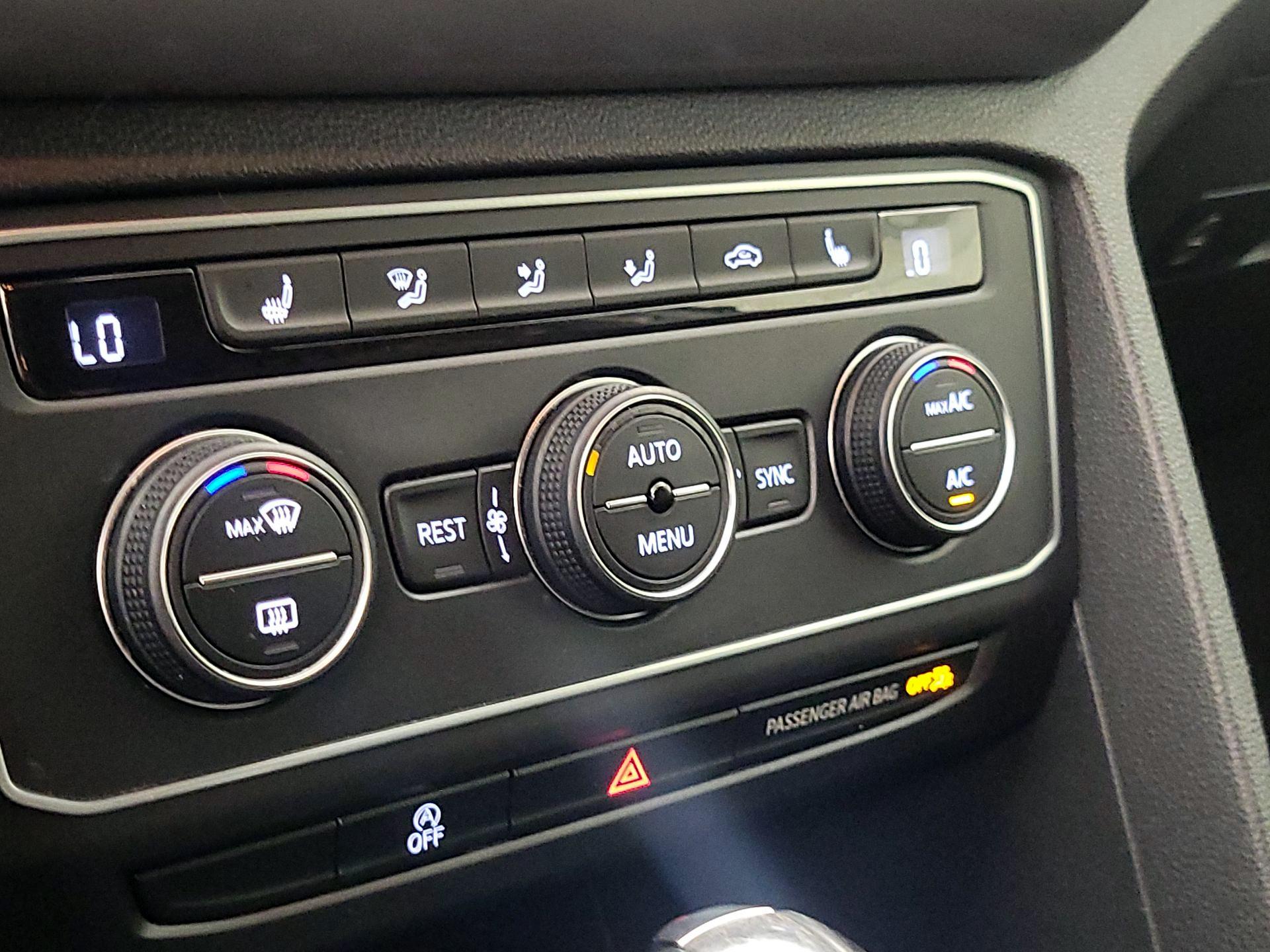 Thumbnail: 2019 Volkswagen Atlas - 16