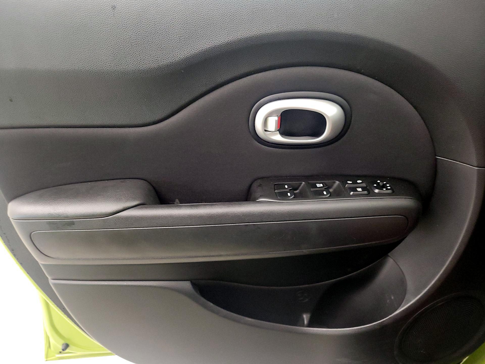 Thumbnail: 2015 Kia Soul - 12
