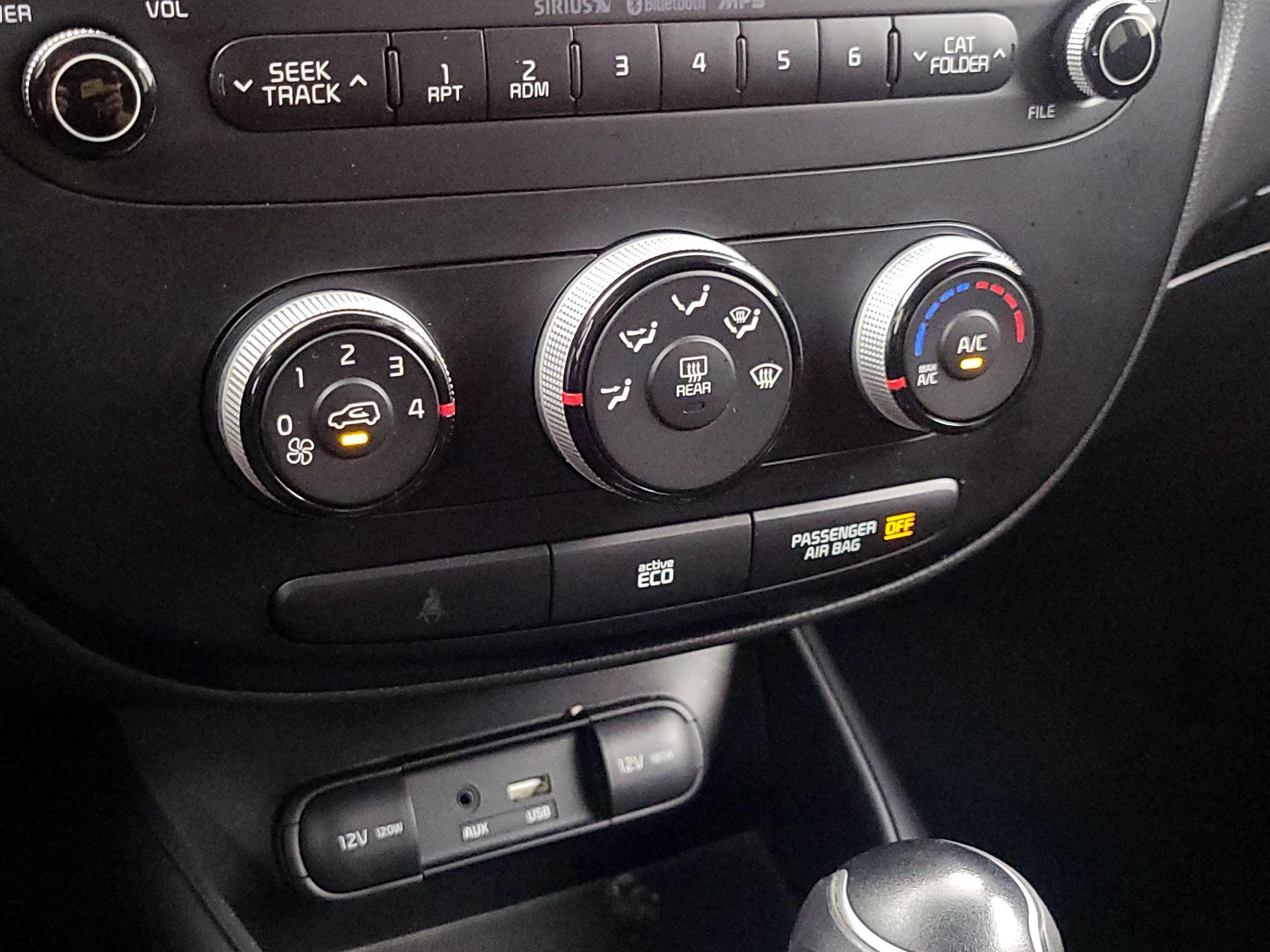 Thumbnail: 2015 Kia Soul - 15